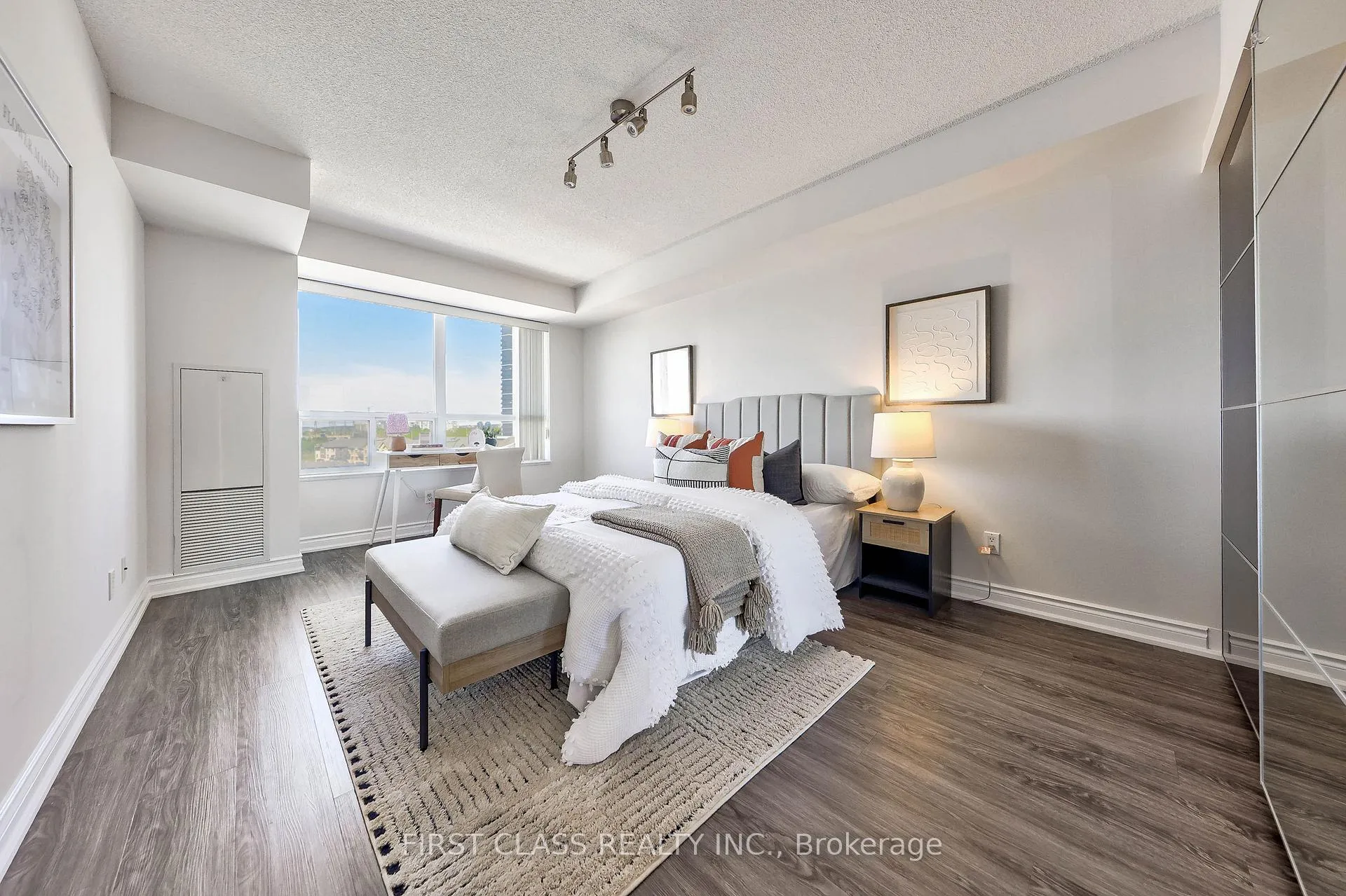 Photo 11 of Unit 916, 37 Galleria Parkway, Markham, Commerce Valley — HOMEH