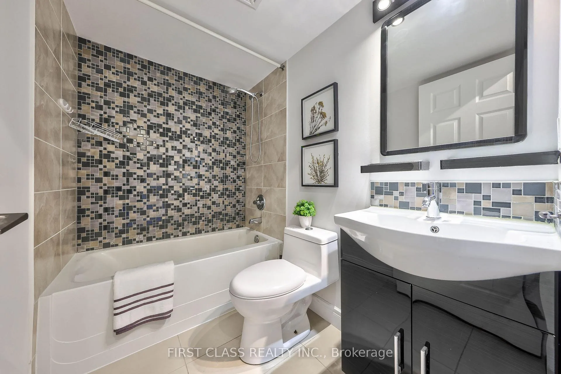 Photo 14 of Unit 916, 37 Galleria Parkway, Markham, Commerce Valley — HOMEH