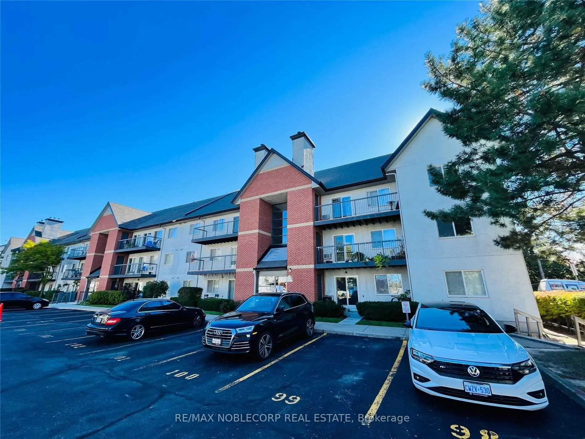 Photo 1 of Unit 734, 1450 Glen Abbey Gate S, Oakville, Glen Abbey — HOMEH