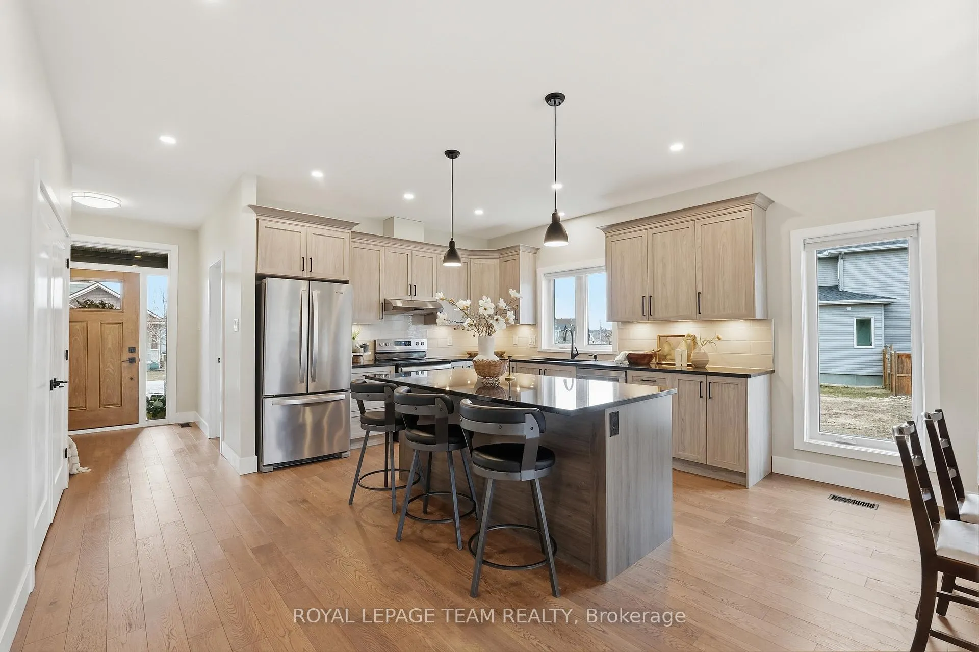 Photo 5 of 757 Meadowridge Circle, Ottawa, Carp — HOMEH