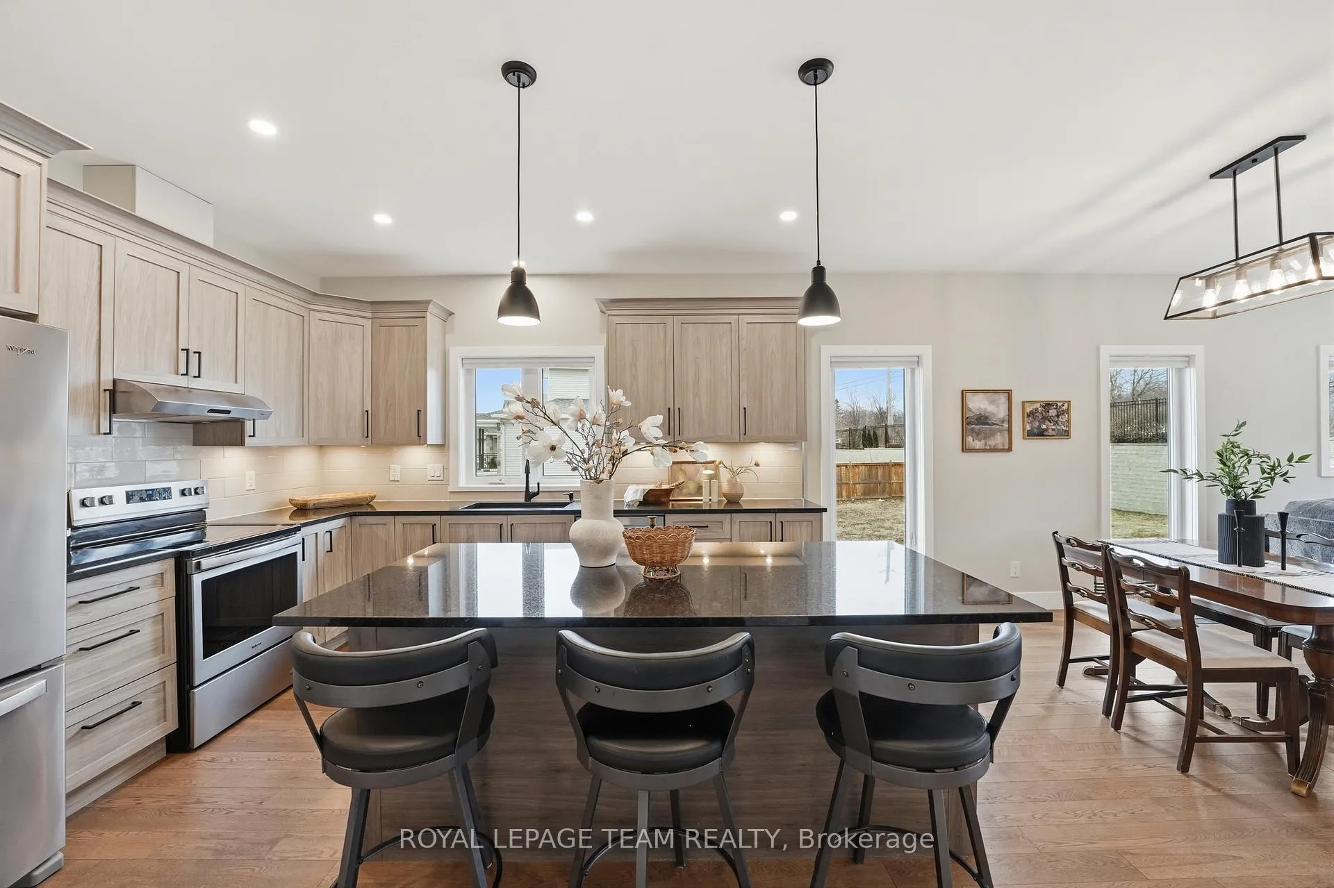Photo 7 of 757 Meadowridge Circle, Ottawa, Carp — HOMEH