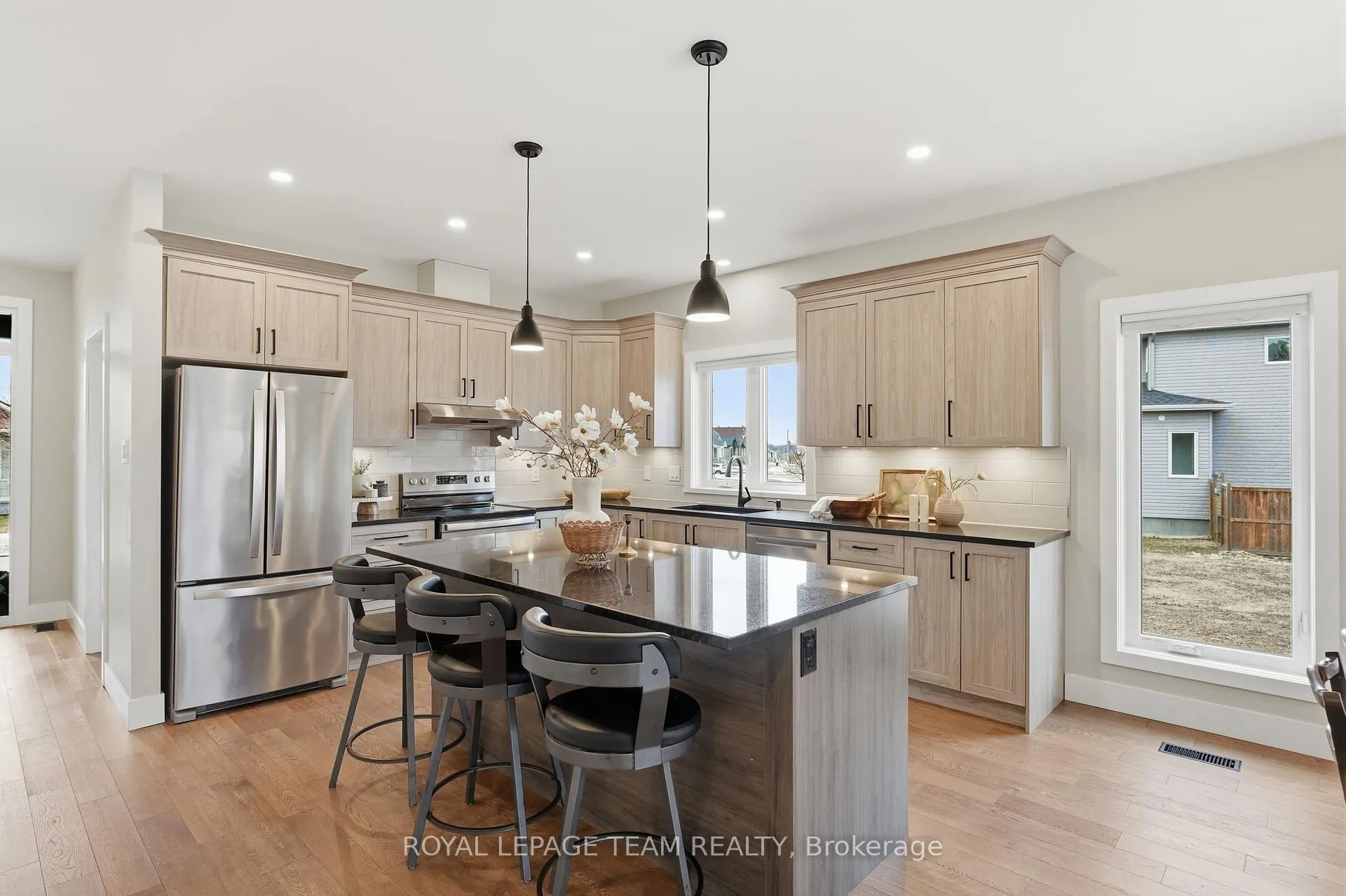 Photo 13 of 757 Meadowridge Circle, Ottawa, Carp — HOMEH