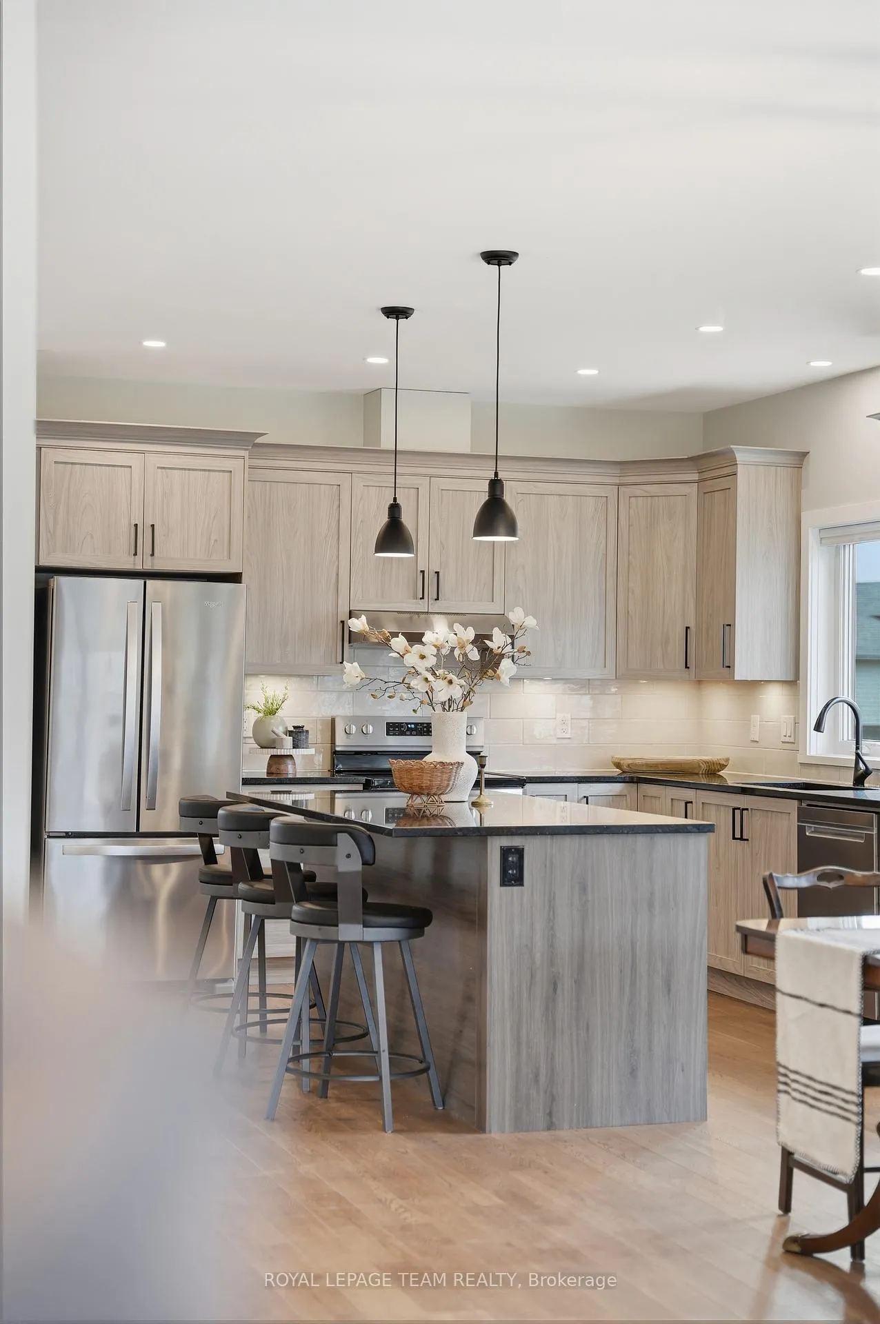 Photo 14 of 757 Meadowridge Circle, Ottawa, Carp — HOMEH