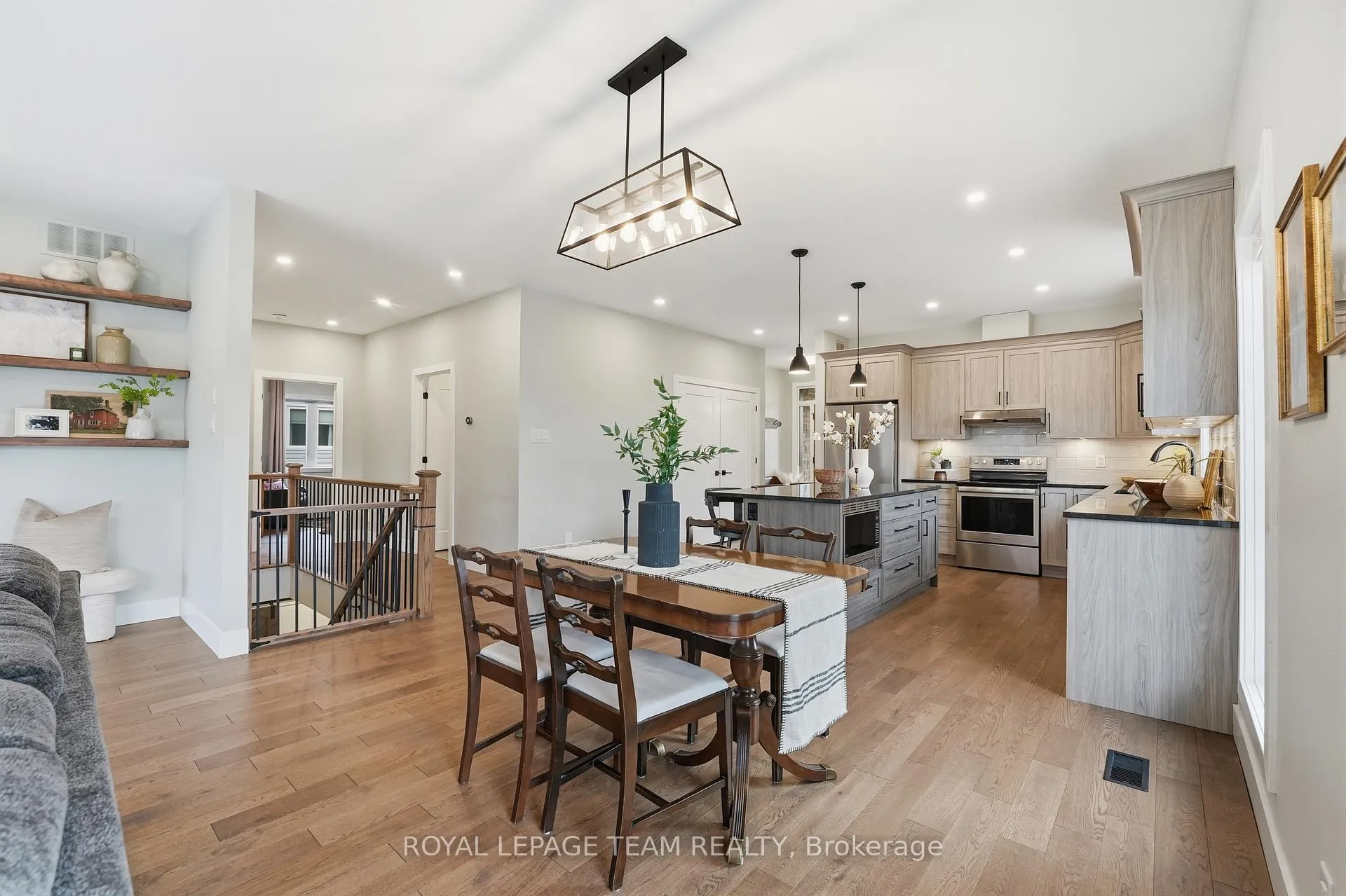 Photo 20 of 757 Meadowridge Circle, Ottawa, Carp — HOMEH