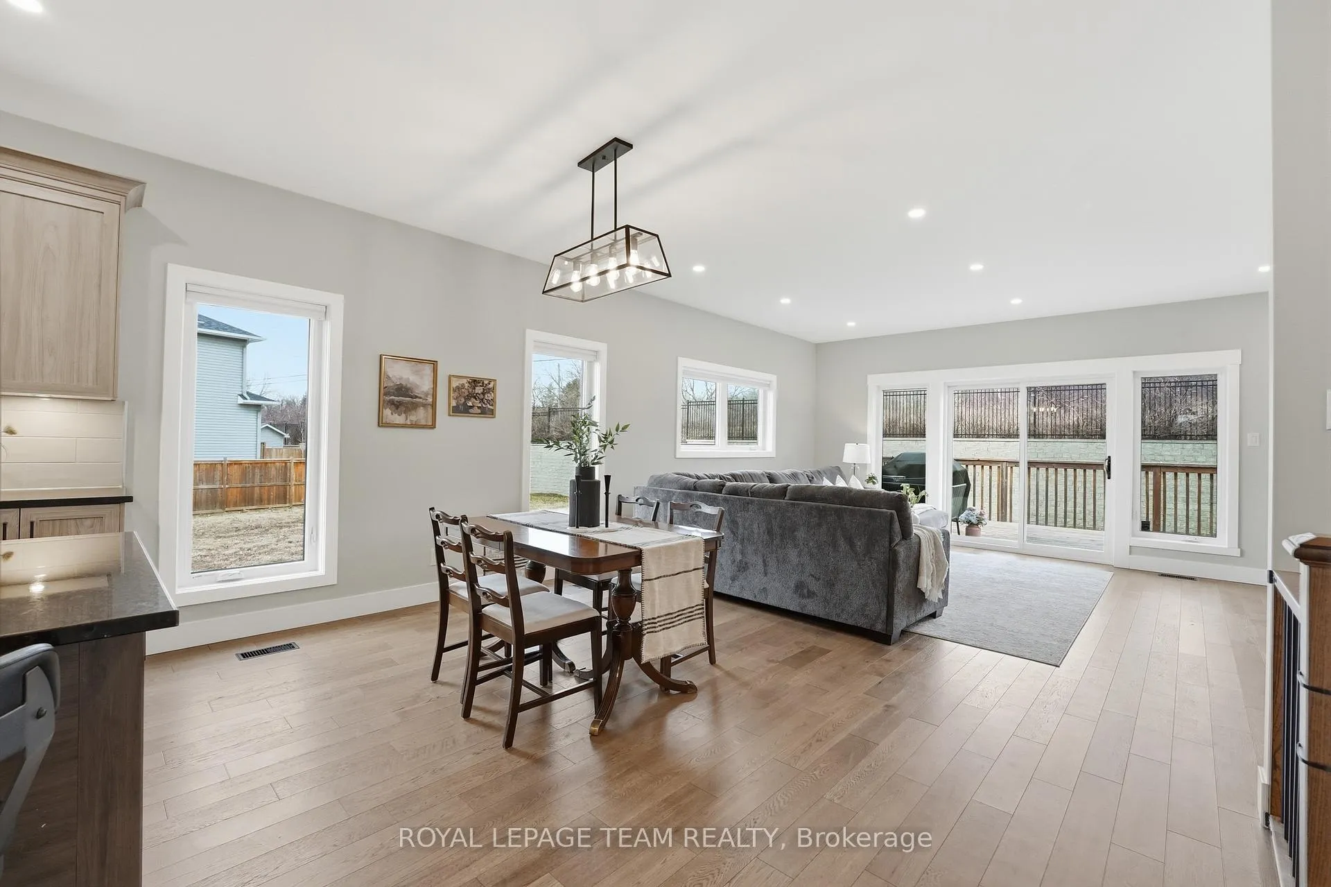 Photo 22 of 757 Meadowridge Circle, Ottawa, Carp — HOMEH