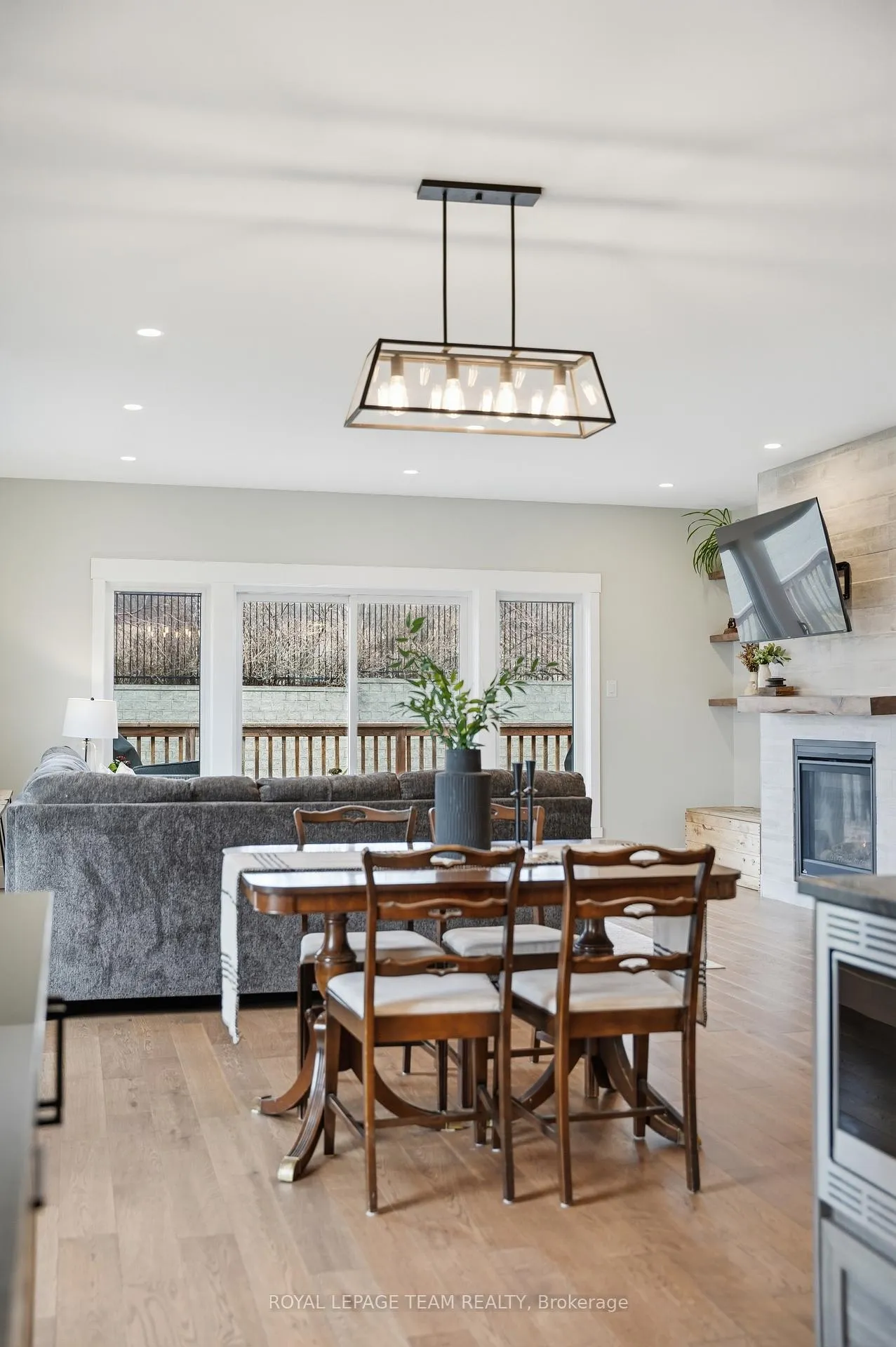 Photo 23 of 757 Meadowridge Circle, Ottawa, Carp — HOMEH