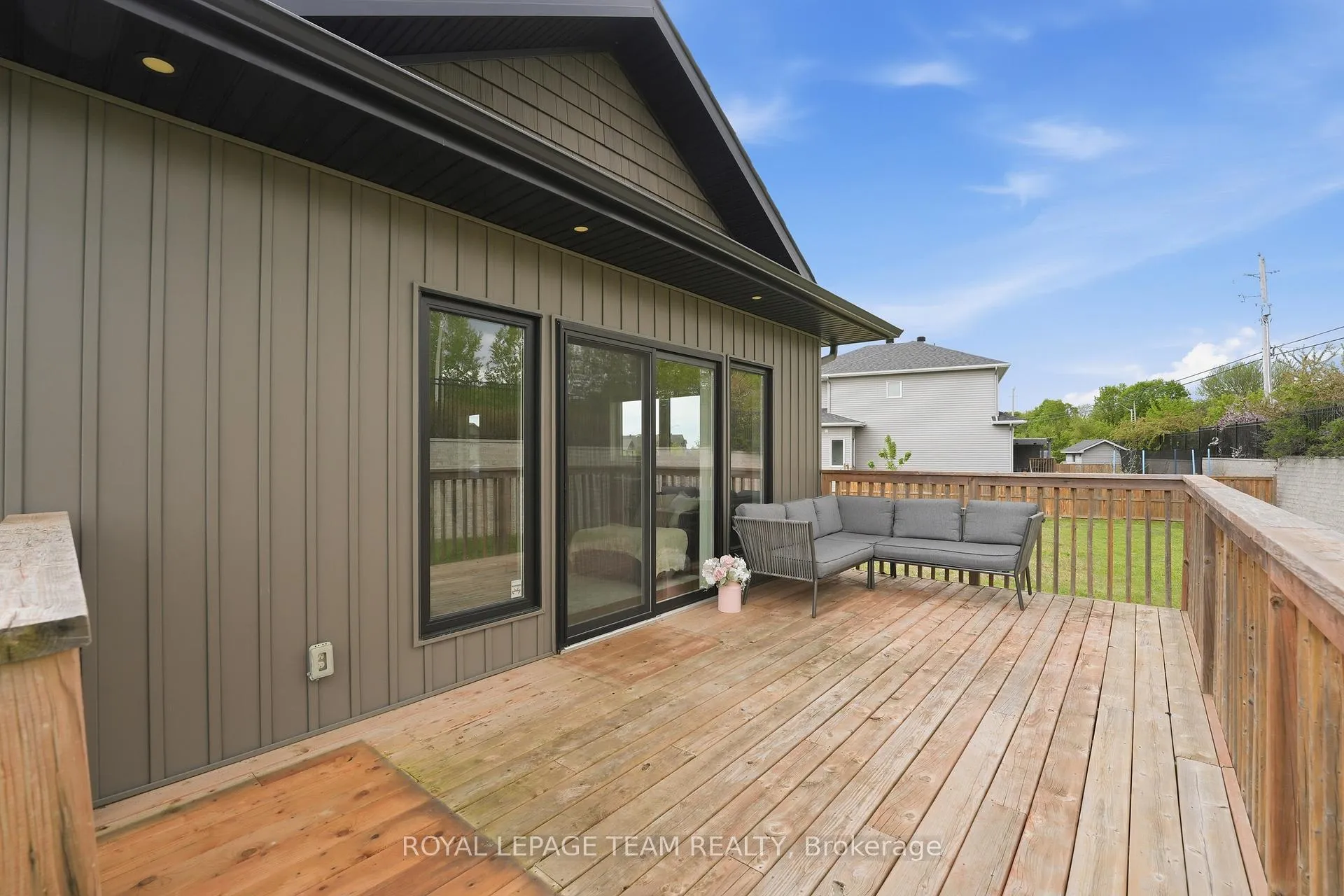 Photo 47 of 757 Meadowridge Circle, Ottawa, Carp — HOMEH