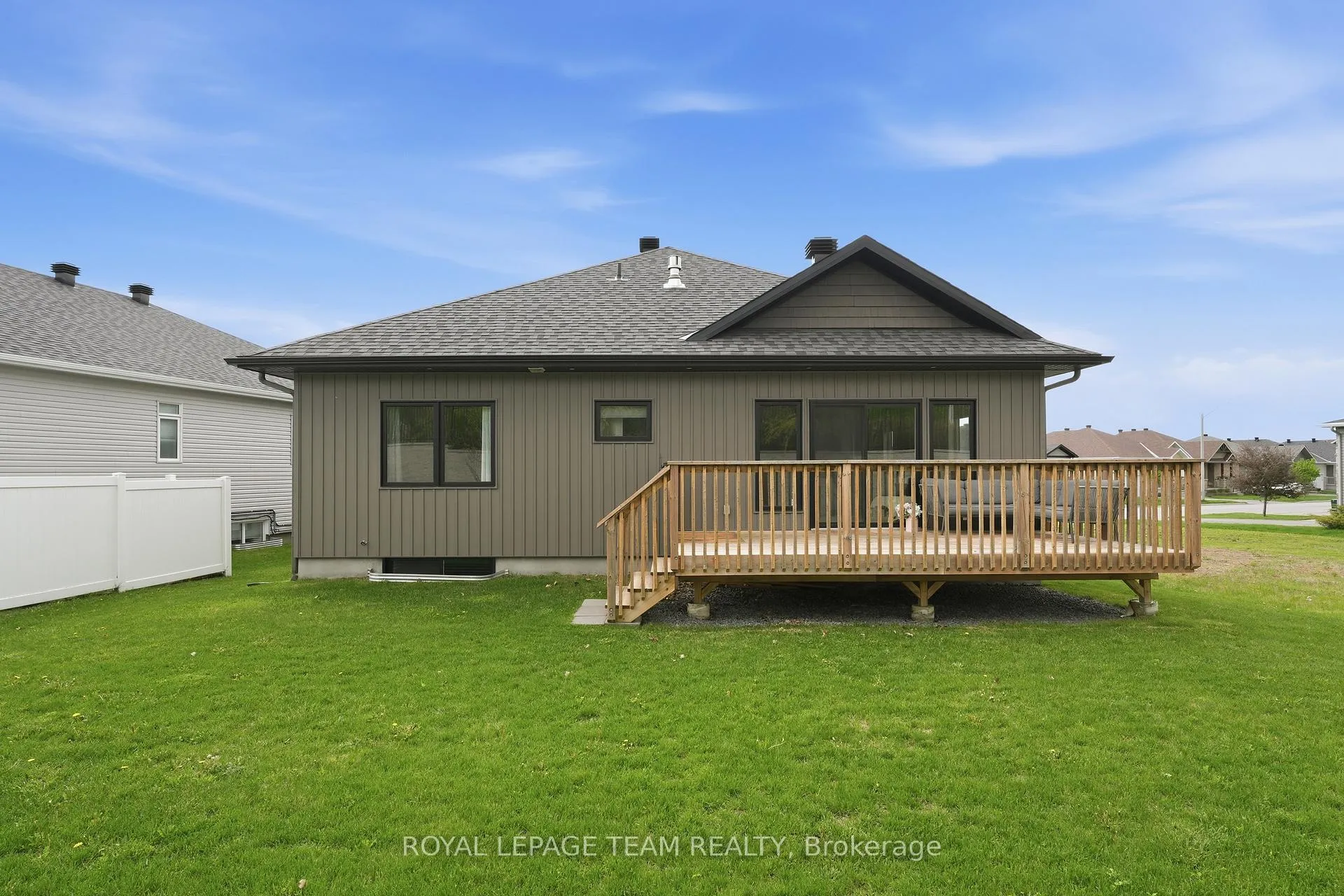 Photo 49 of 757 Meadowridge Circle, Ottawa, Carp — HOMEH