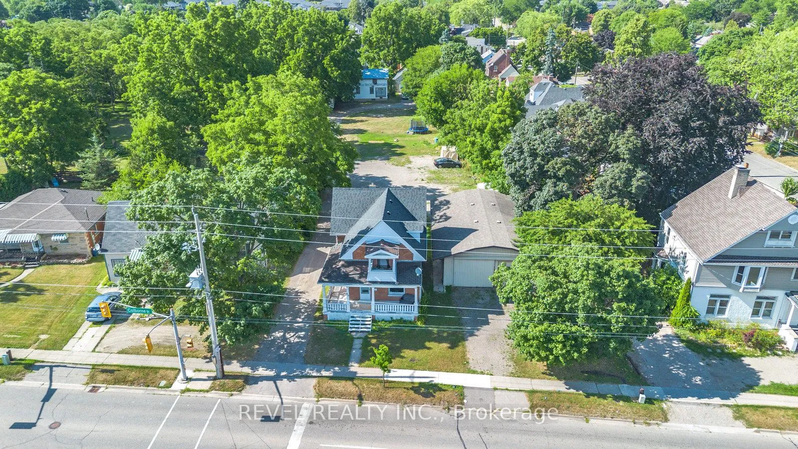 Photo 4 of 816 Colborne Street E, Brantford, Echo Place — HOMEH