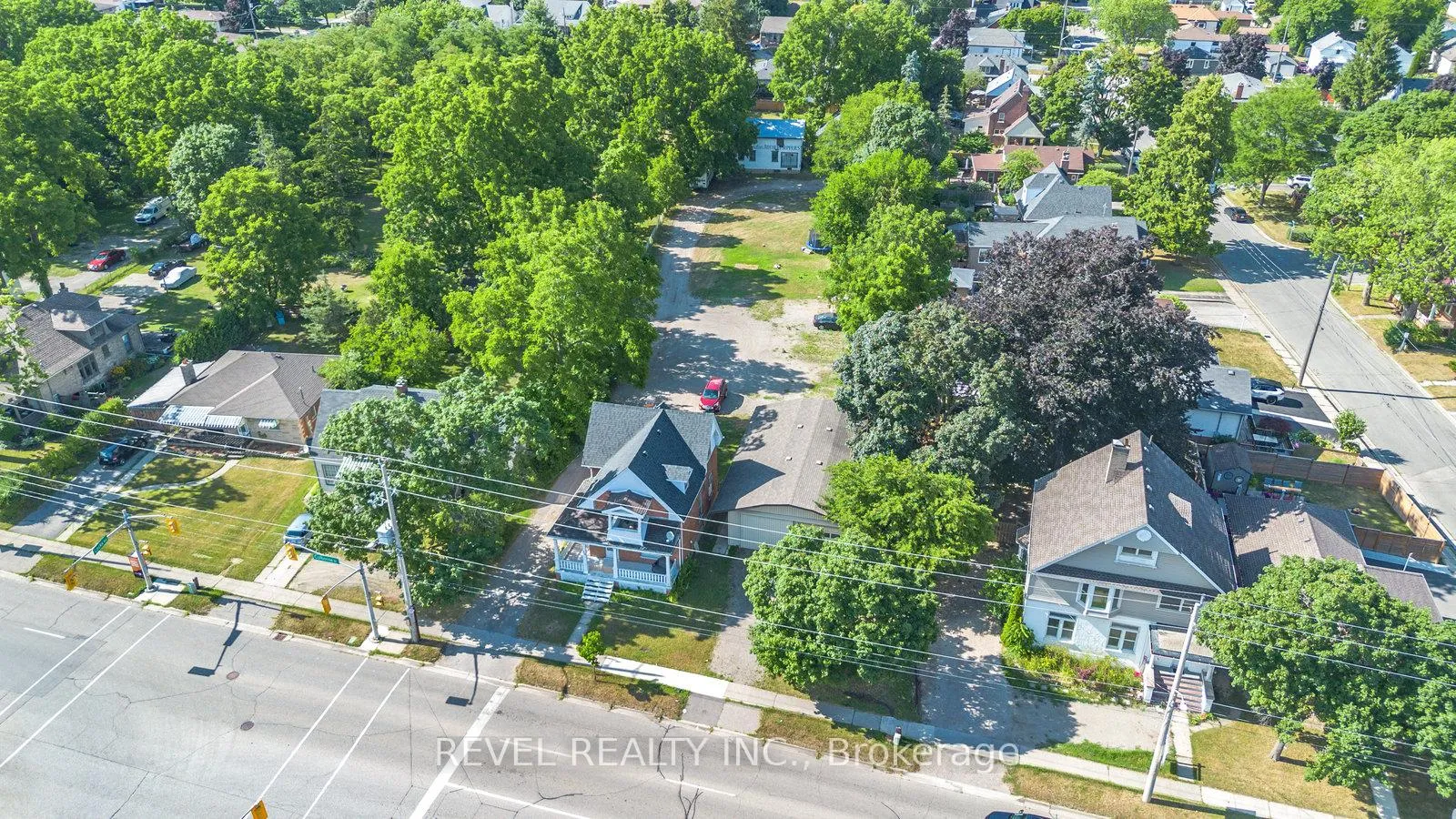 Photo 9 of 816 Colborne Street E, Brantford, Echo Place — HOMEH