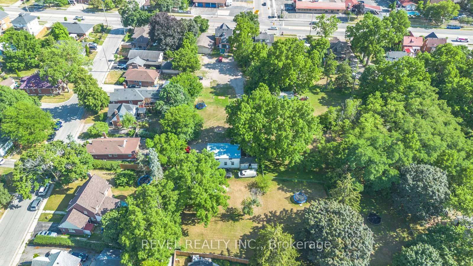 Photo 11 of 816 Colborne Street E, Brantford, Echo Place — HOMEH