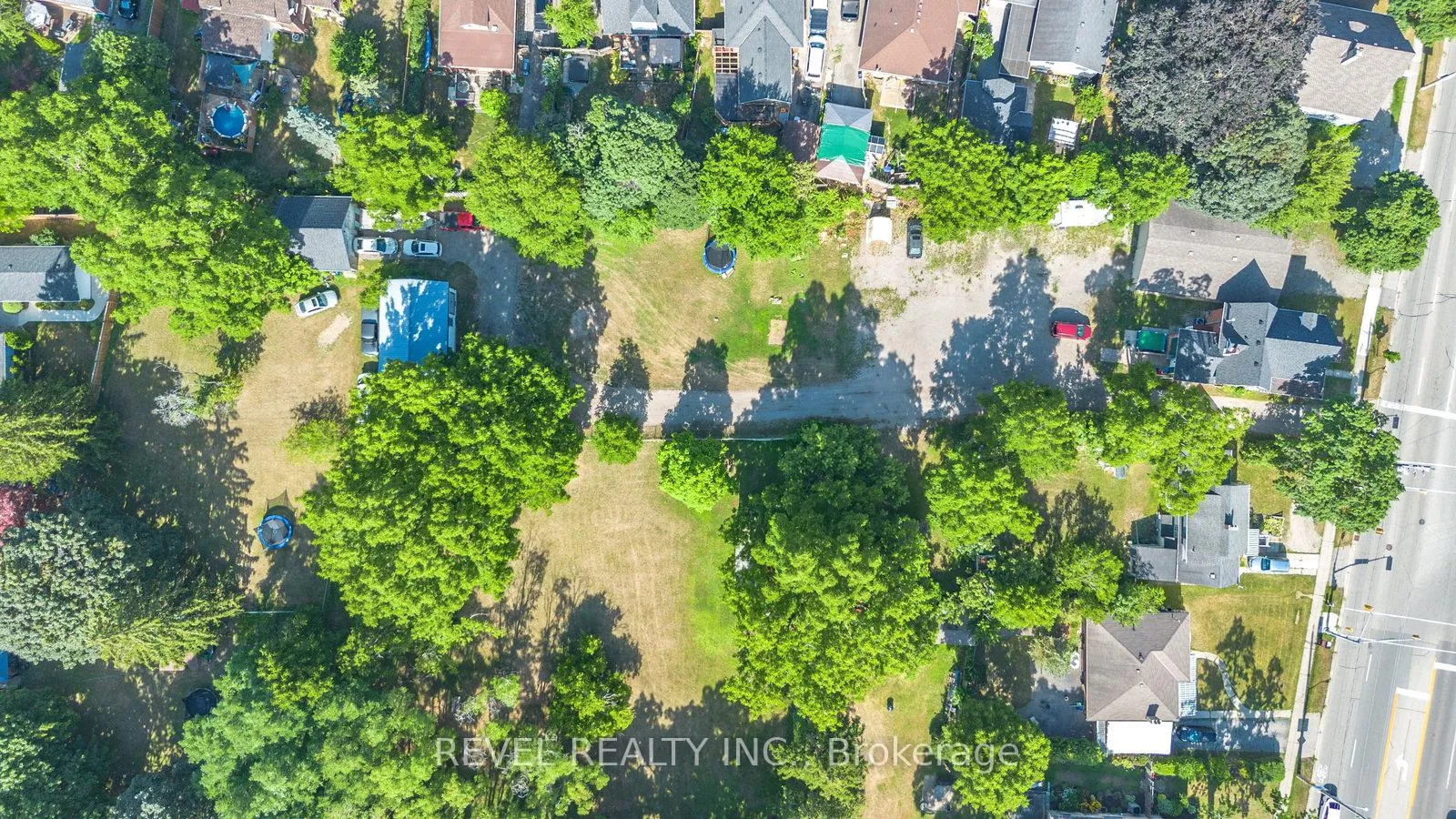 Photo 13 of 816 Colborne Street E, Brantford, Echo Place — HOMEH