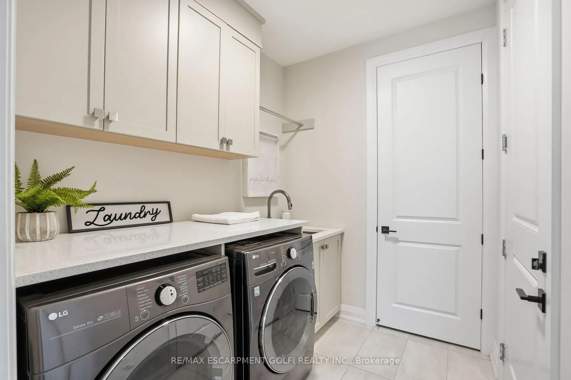 Photo 29 of Unit 10, 58 Simpson Road, St. Catharines, Lakeshore — HOMEH