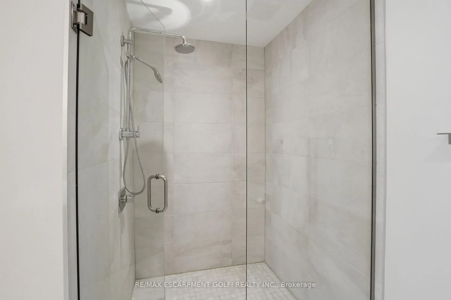 Photo 35 of Unit 10, 58 Simpson Road, St. Catharines, Lakeshore — HOMEH