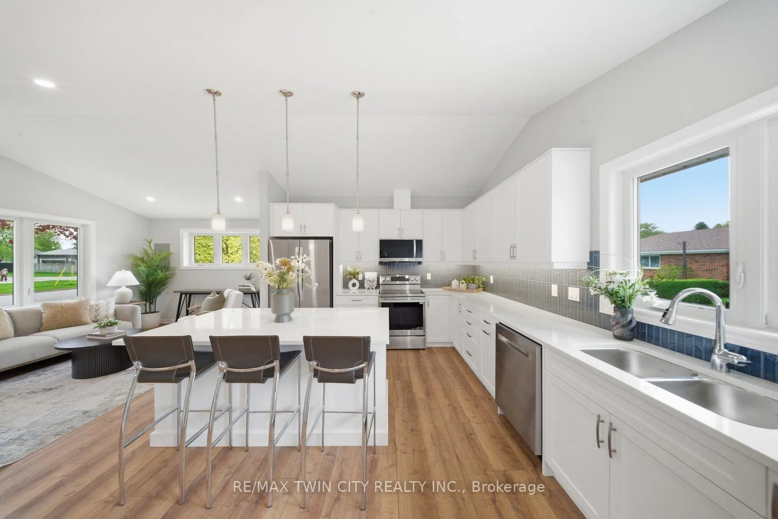 Photo 7 of 121 Silver Street, Brant, Paris — HOMEH