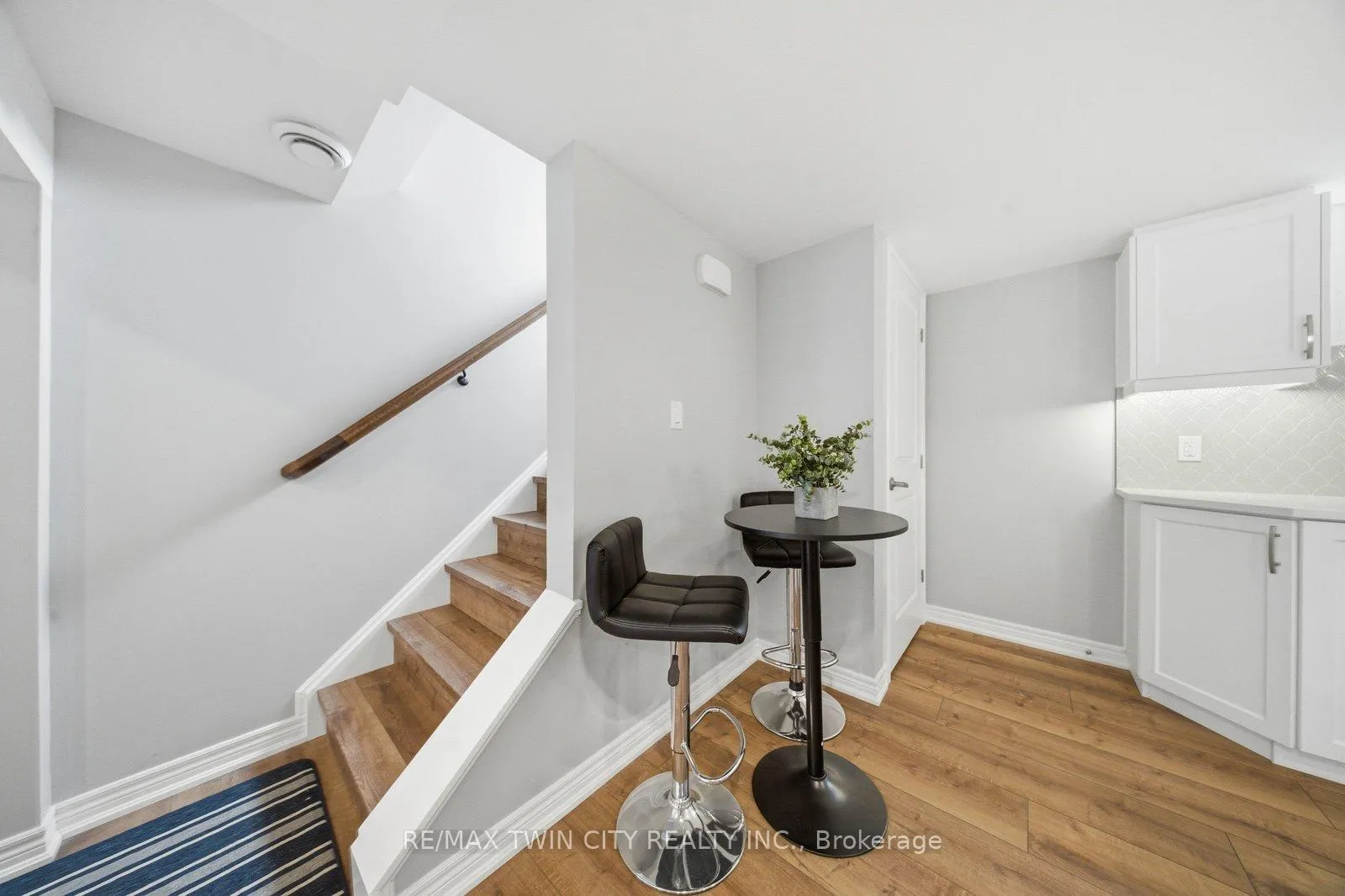 Photo 18 of 121 Silver Street, Brant, Paris — HOMEH