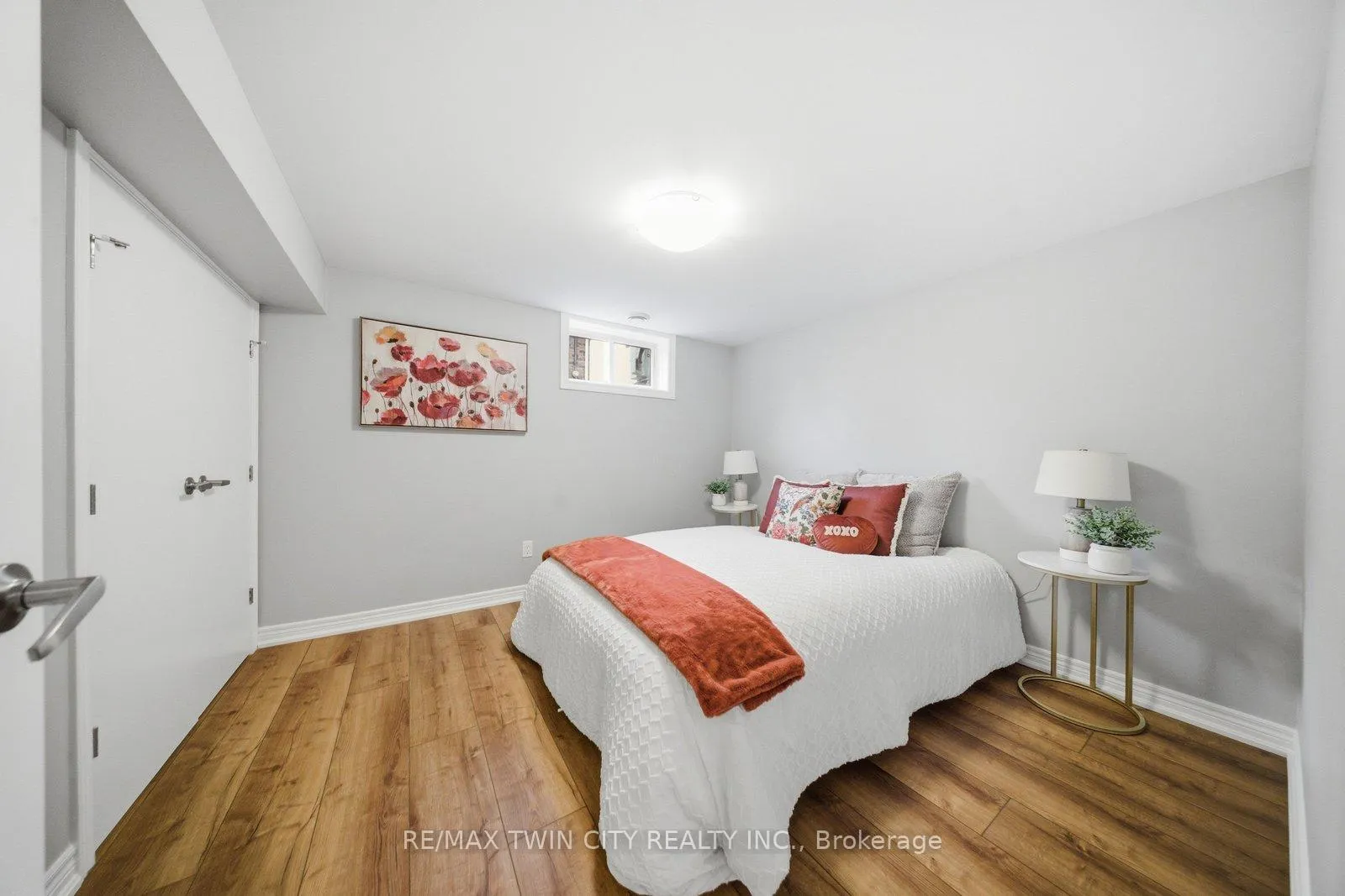 Photo 23 of 121 Silver Street, Brant, Paris — HOMEH