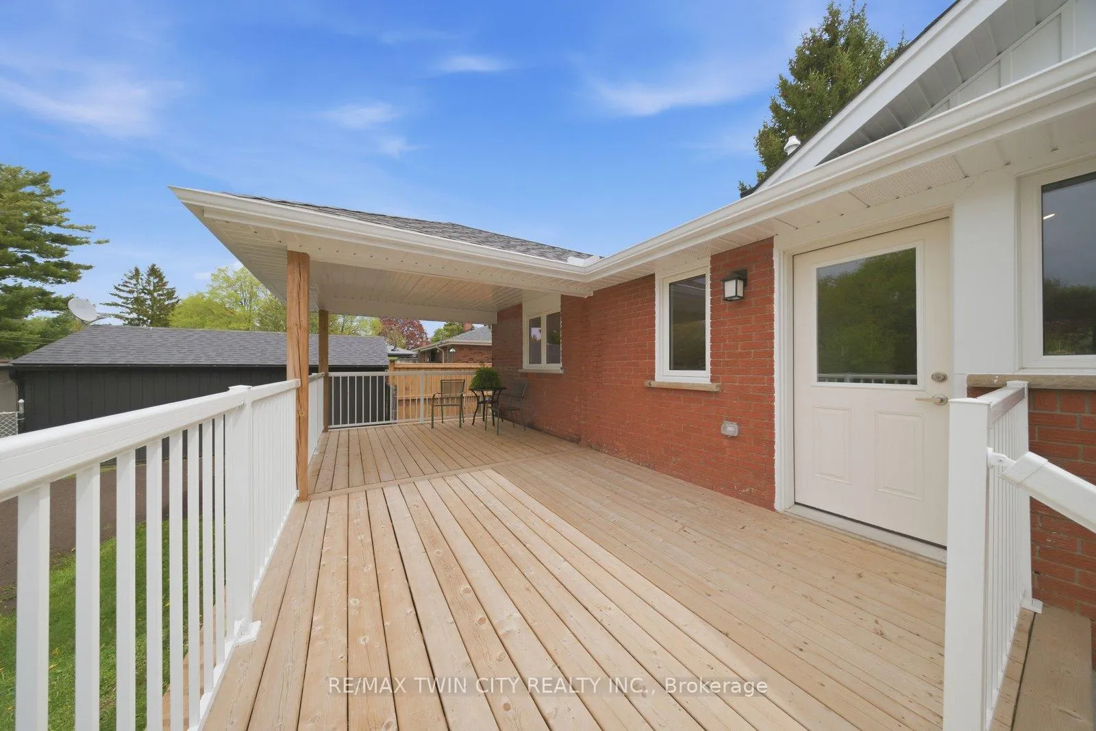 Photo 26 of 121 Silver Street, Brant, Paris — HOMEH