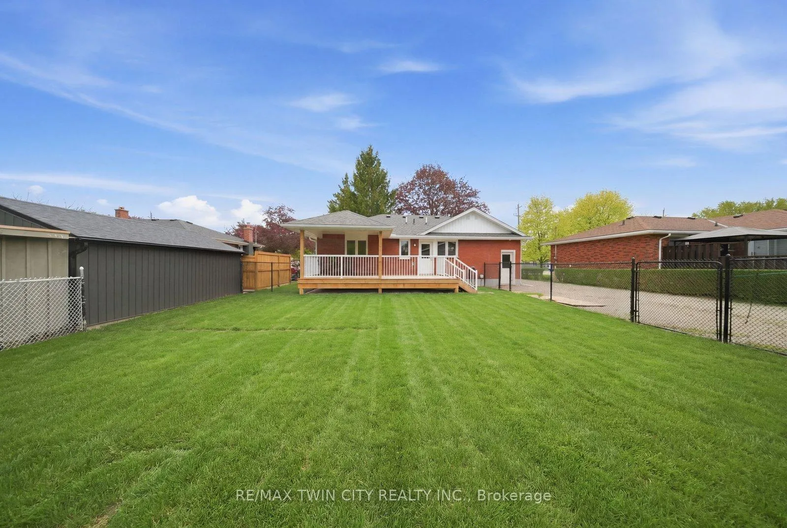 Photo 35 of 121 Silver Street, Brant, Paris — HOMEH