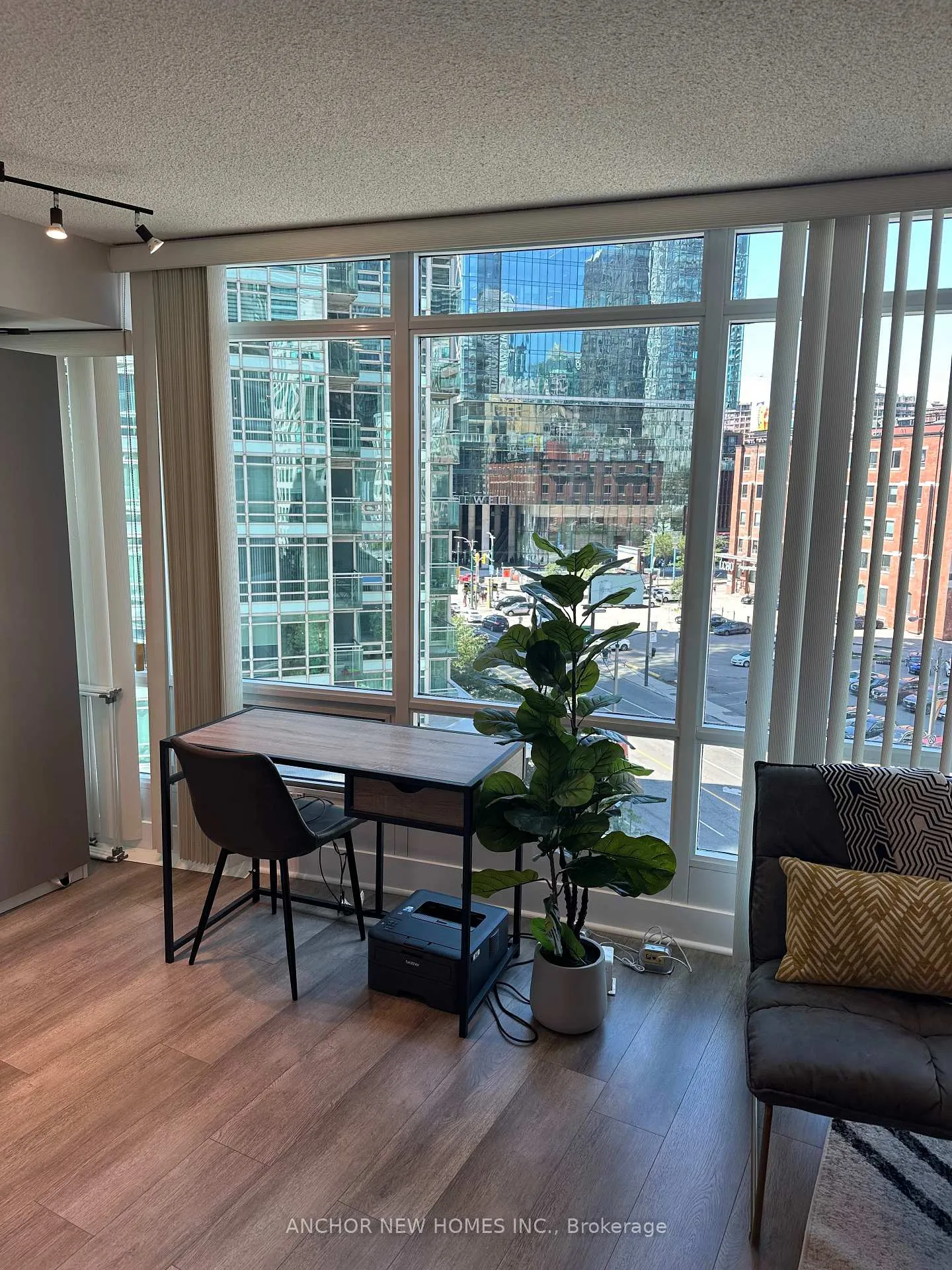 Photo 13 of Unit 701, 373 Front Street W, Toronto, Waterfront Communities — HOMEH
