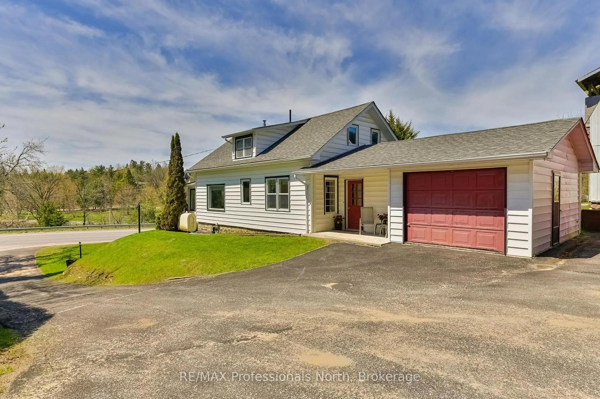 Photo 3 of 4050 County Road 121, Kawartha Lakes, Kinmount — HOMEH