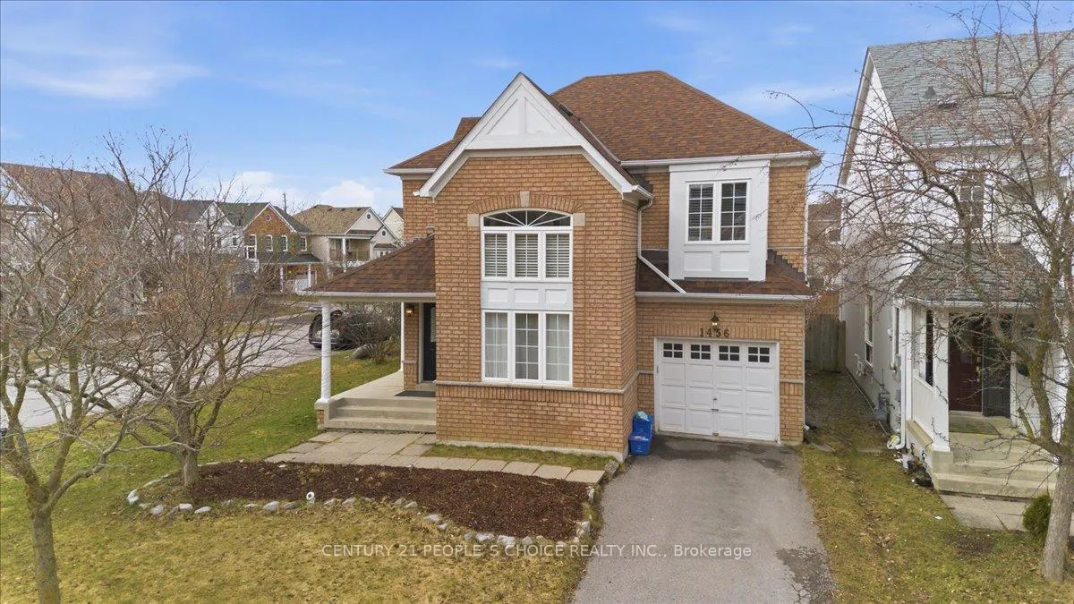 Front of 1456 Lyncroft Crescent