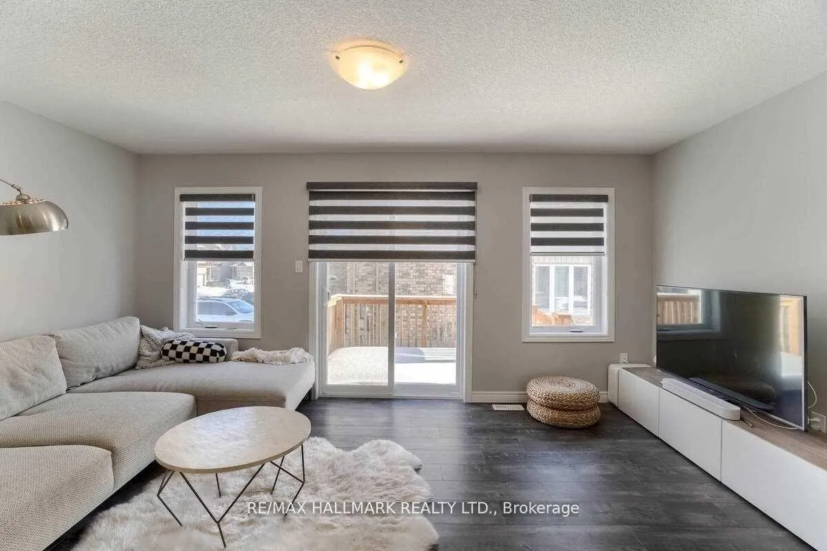 Photo 5 of 75 John Brabson Crescent, Guelph, Kortright East — HOMEH