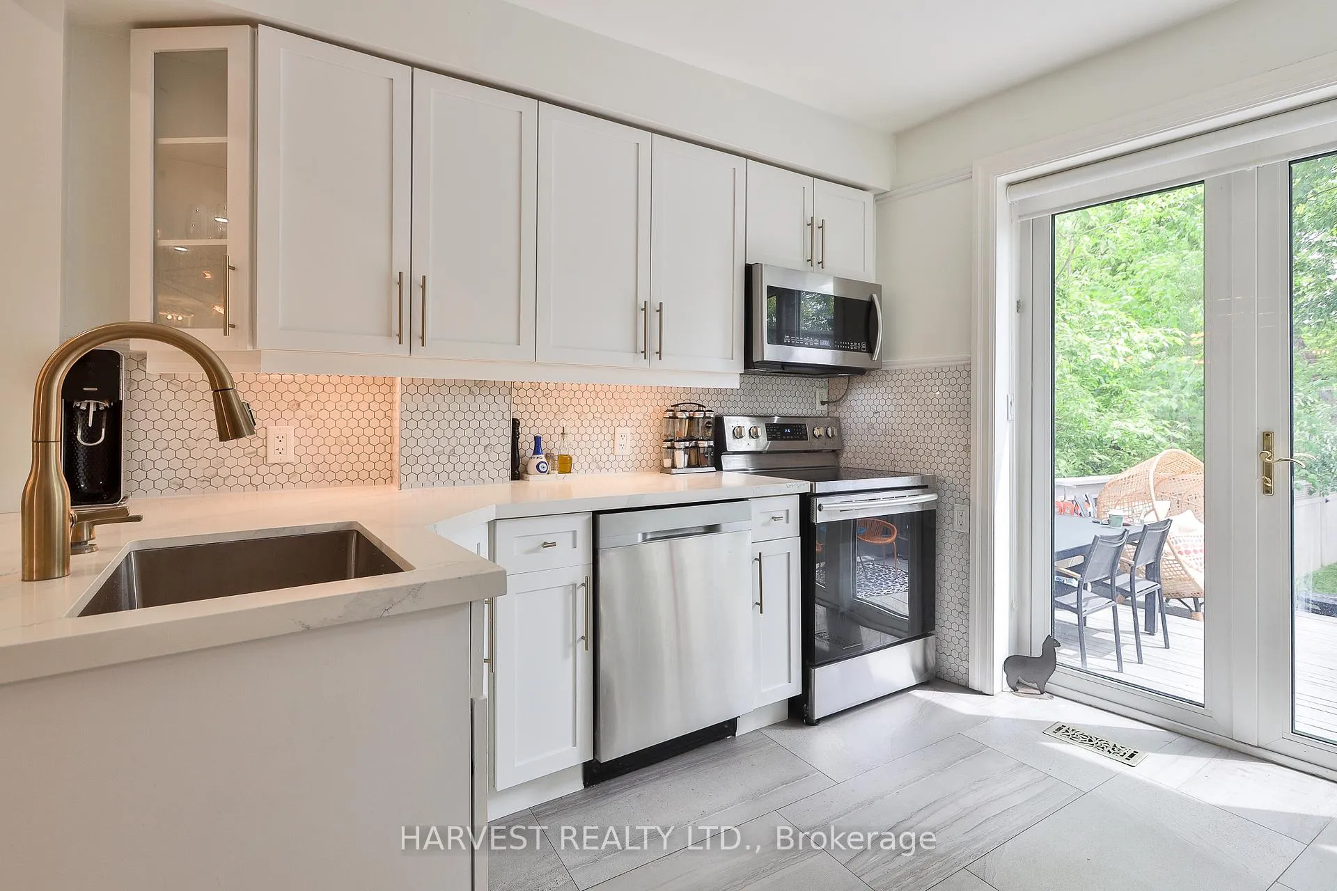 Photo 18 of 109 Helendale Avenue, Toronto, Yonge-Eglinton — HOMEH