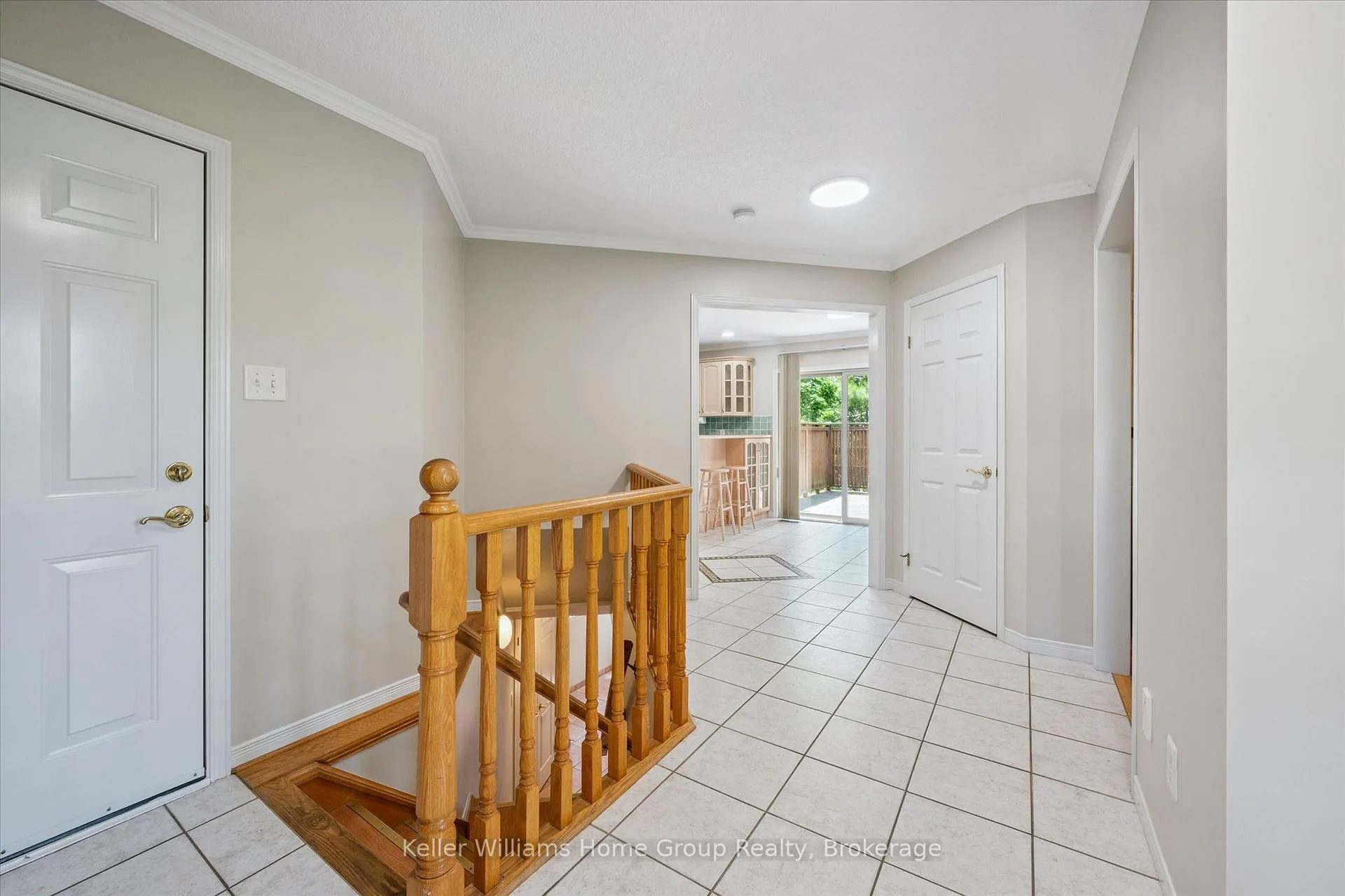 Photo 5 of 40 Gibbs Crescent, Guelph, Clairfields/Hanlon Business Park — HOMEH
