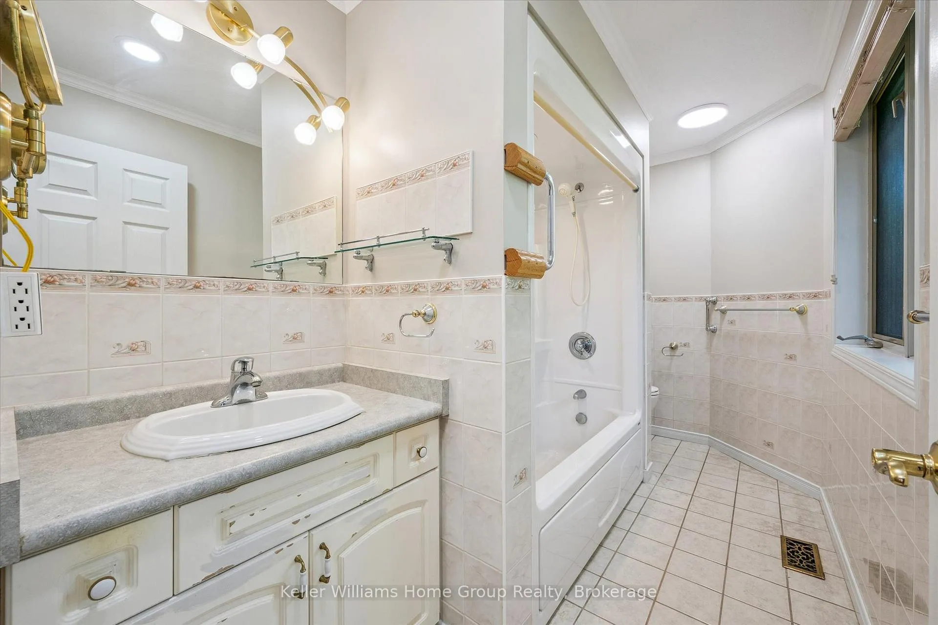 Photo 26 of 40 Gibbs Crescent, Guelph, Clairfields/Hanlon Business Park — HOMEH