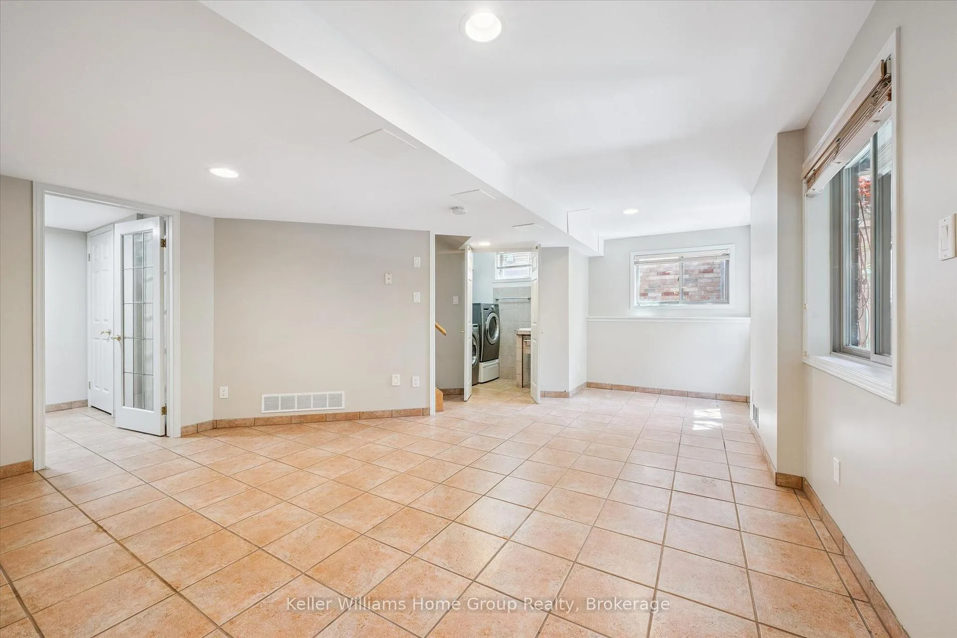 Photo 29 of 40 Gibbs Crescent, Guelph, Clairfields/Hanlon Business Park — HOMEH