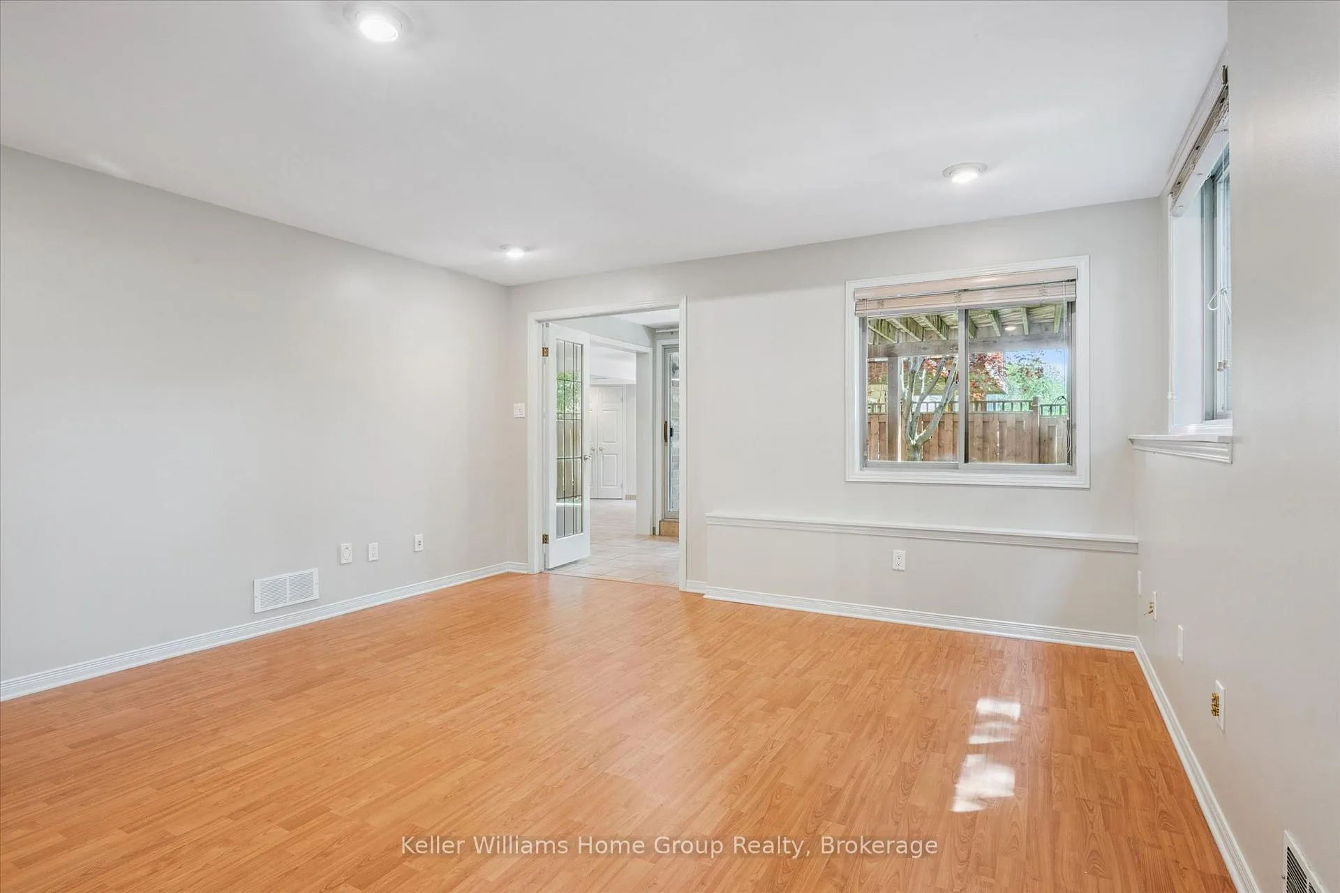 Photo 34 of 40 Gibbs Crescent, Guelph, Clairfields/Hanlon Business Park — HOMEH