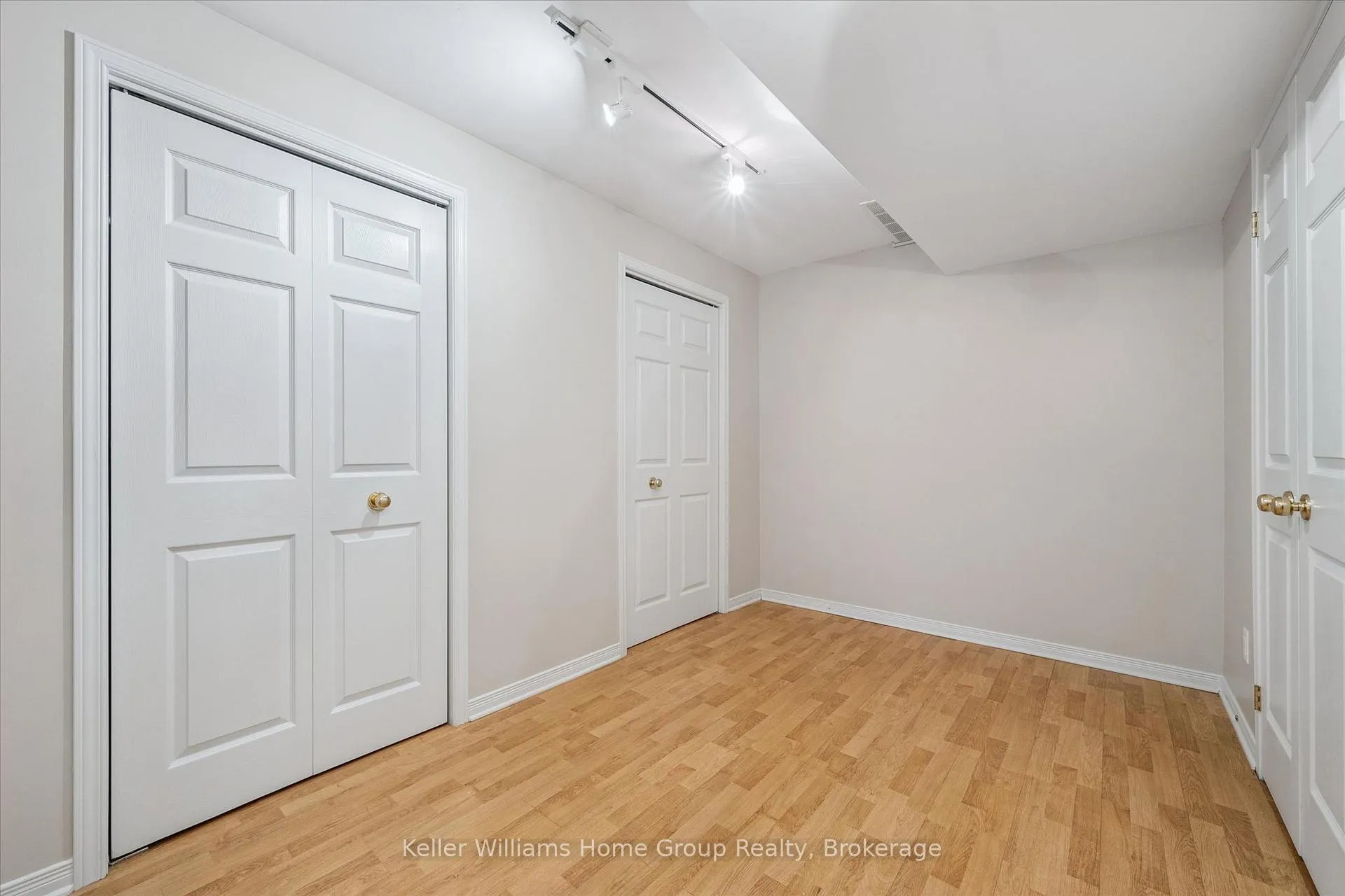 Photo 37 of 40 Gibbs Crescent, Guelph, Clairfields/Hanlon Business Park — HOMEH