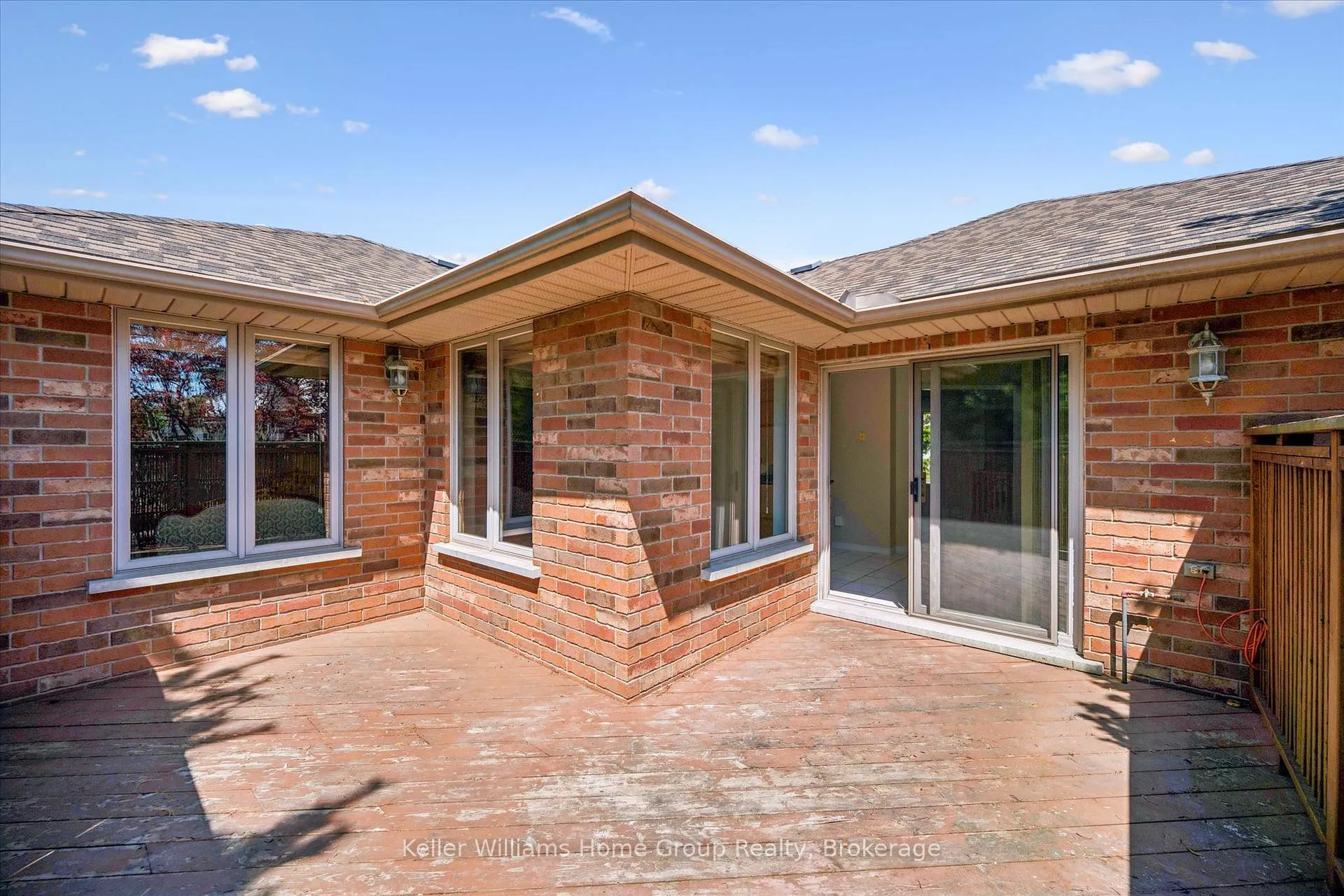 Photo 46 of 40 Gibbs Crescent, Guelph, Clairfields/Hanlon Business Park — HOMEH