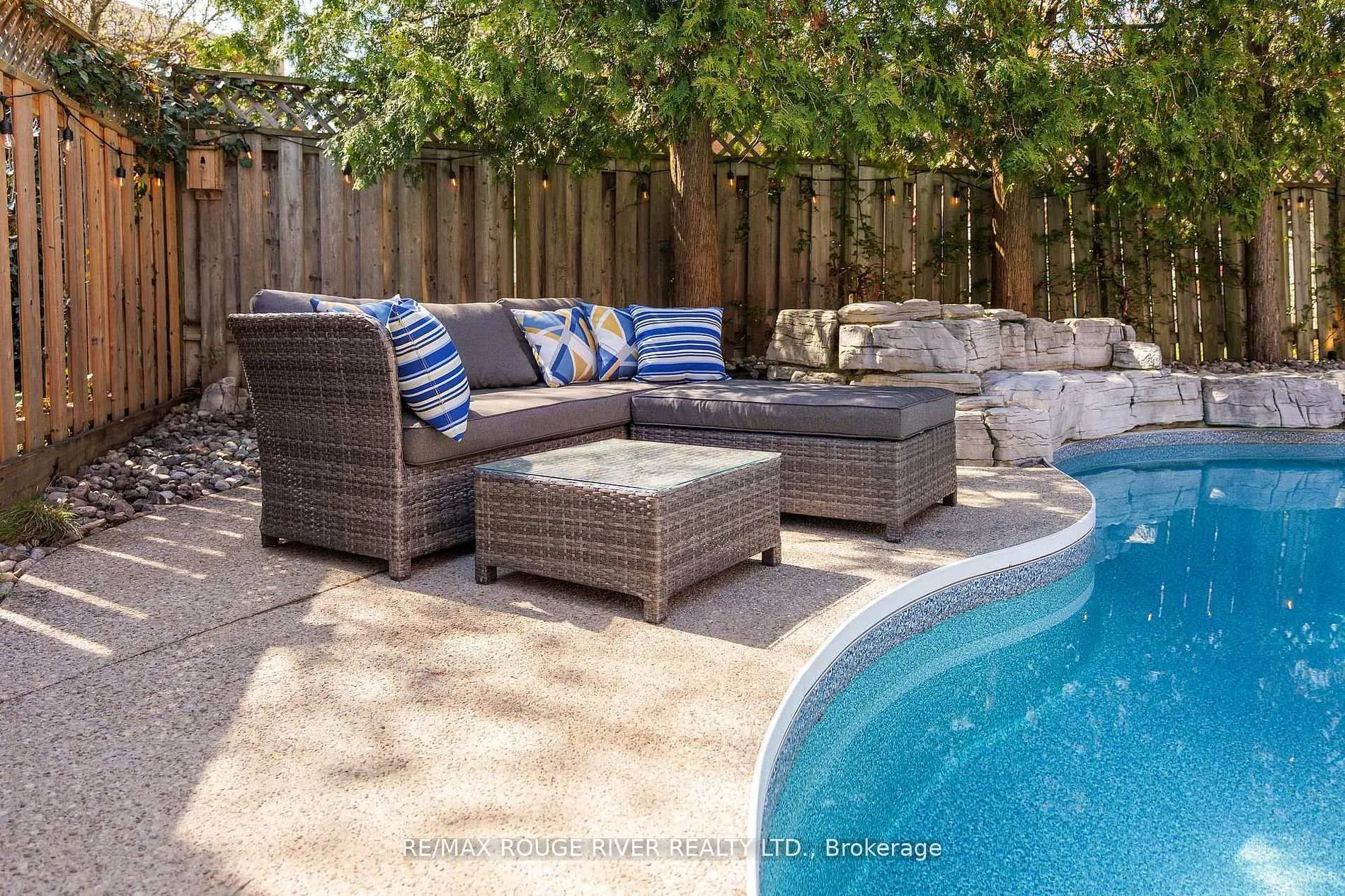 Photo 5 of 1819 Post Drive, Pickering, Amberlea — HOMEH