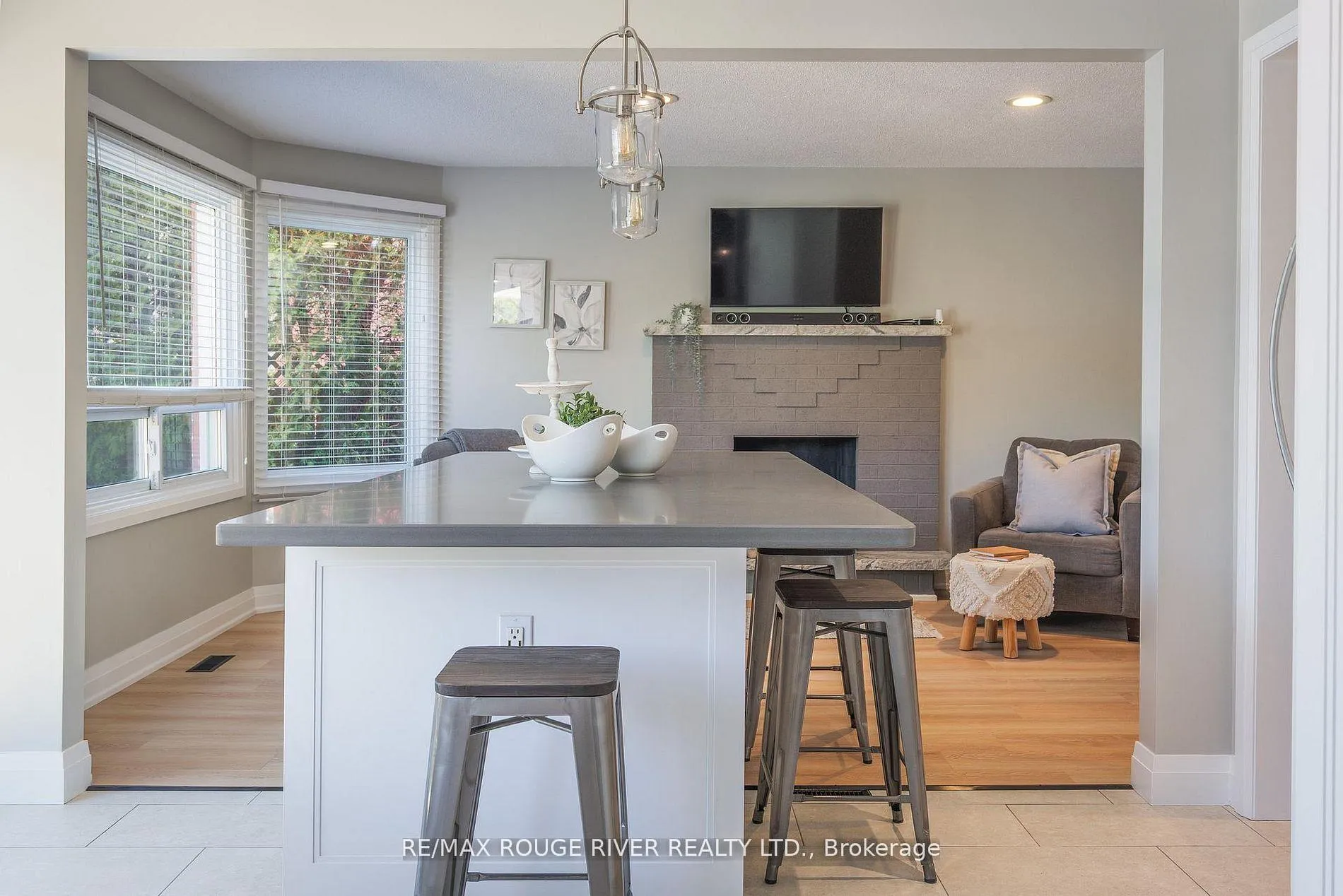 Photo 18 of 1819 Post Drive, Pickering, Amberlea — HOMEH