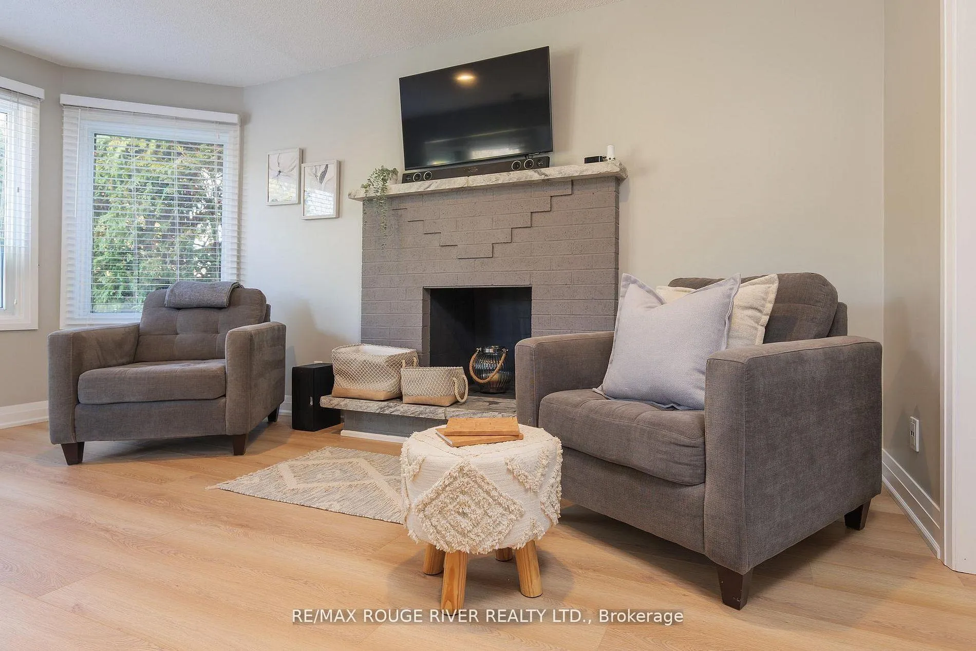 Photo 19 of 1819 Post Drive, Pickering, Amberlea — HOMEH