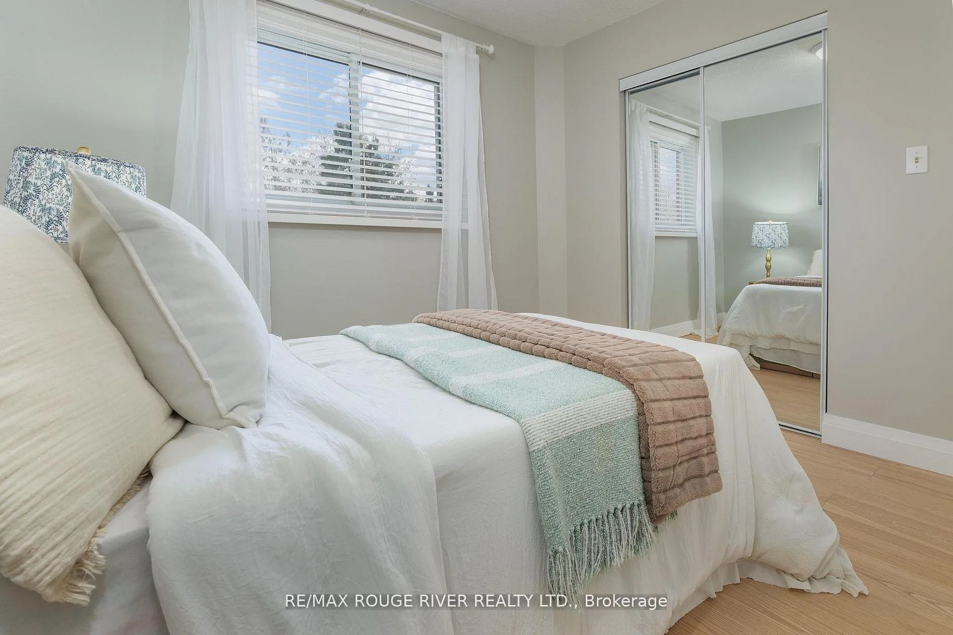Photo 29 of 1819 Post Drive, Pickering, Amberlea — HOMEH