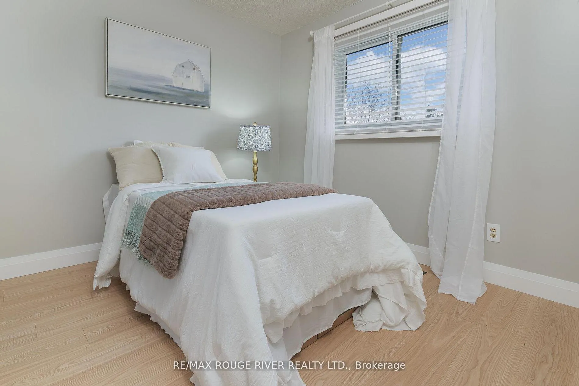 Photo 33 of 1819 Post Drive, Pickering, Amberlea — HOMEH