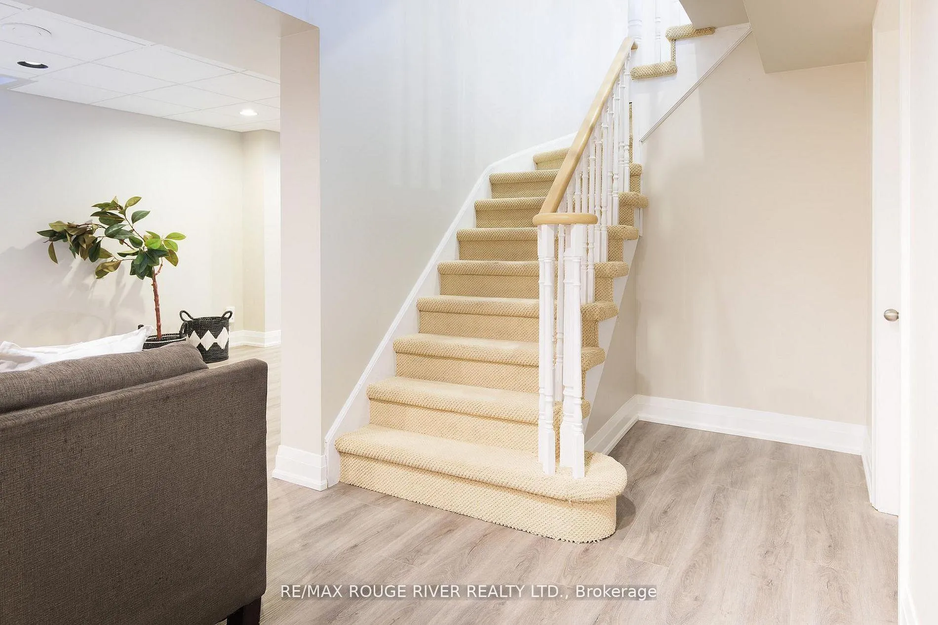 Photo 36 of 1819 Post Drive, Pickering, Amberlea — HOMEH
