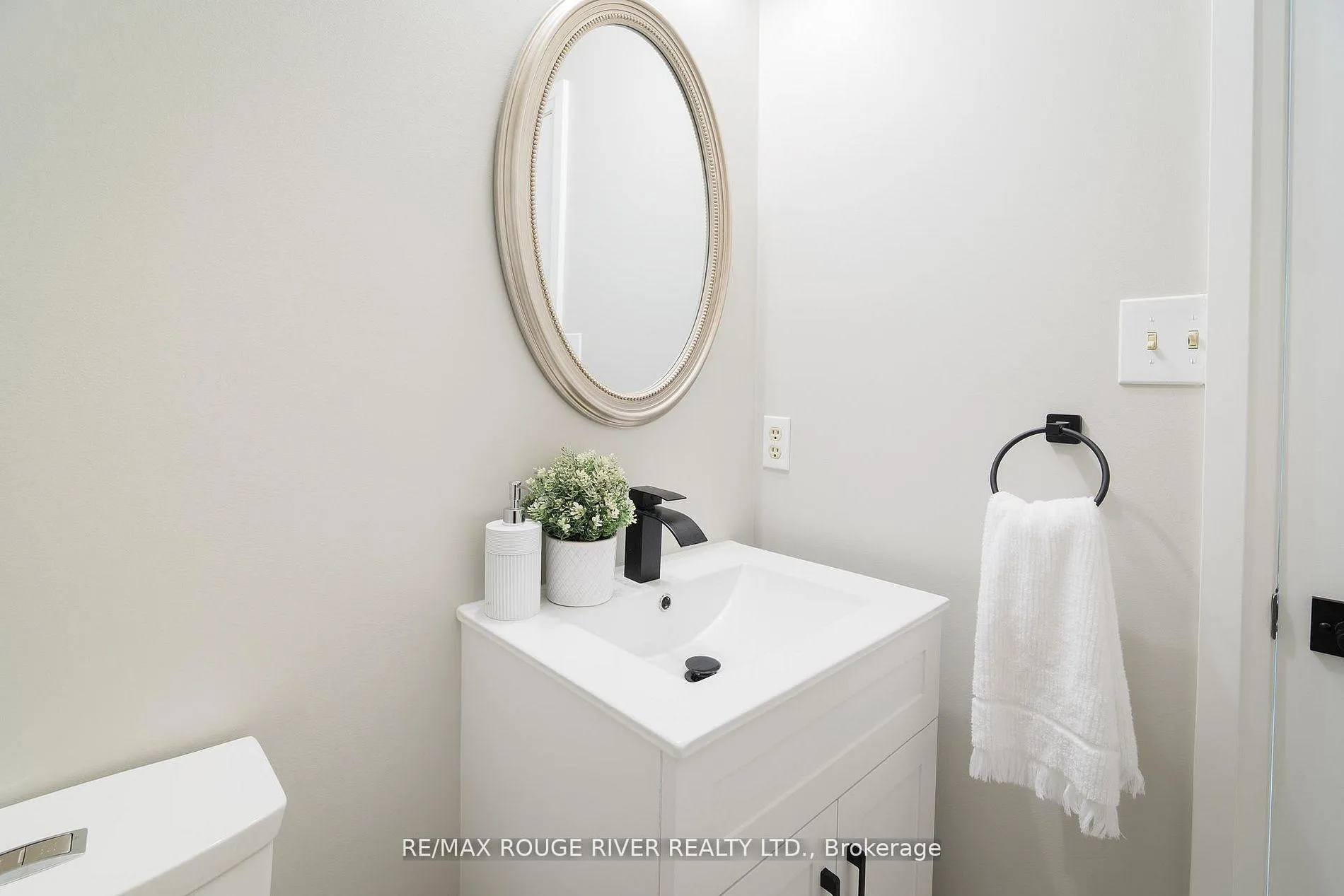 Photo 41 of 1819 Post Drive, Pickering, Amberlea — HOMEH