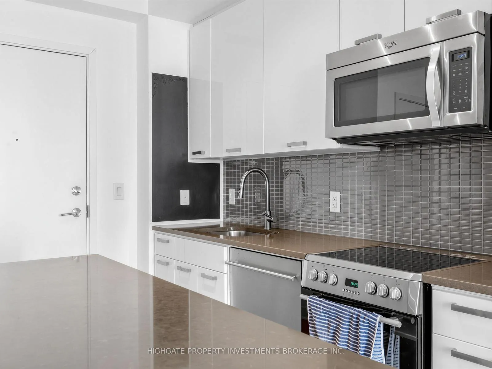 Photo 5 of Unit 2311, 295 Adelaide Street W, Toronto, Waterfront Communities — HOMEH