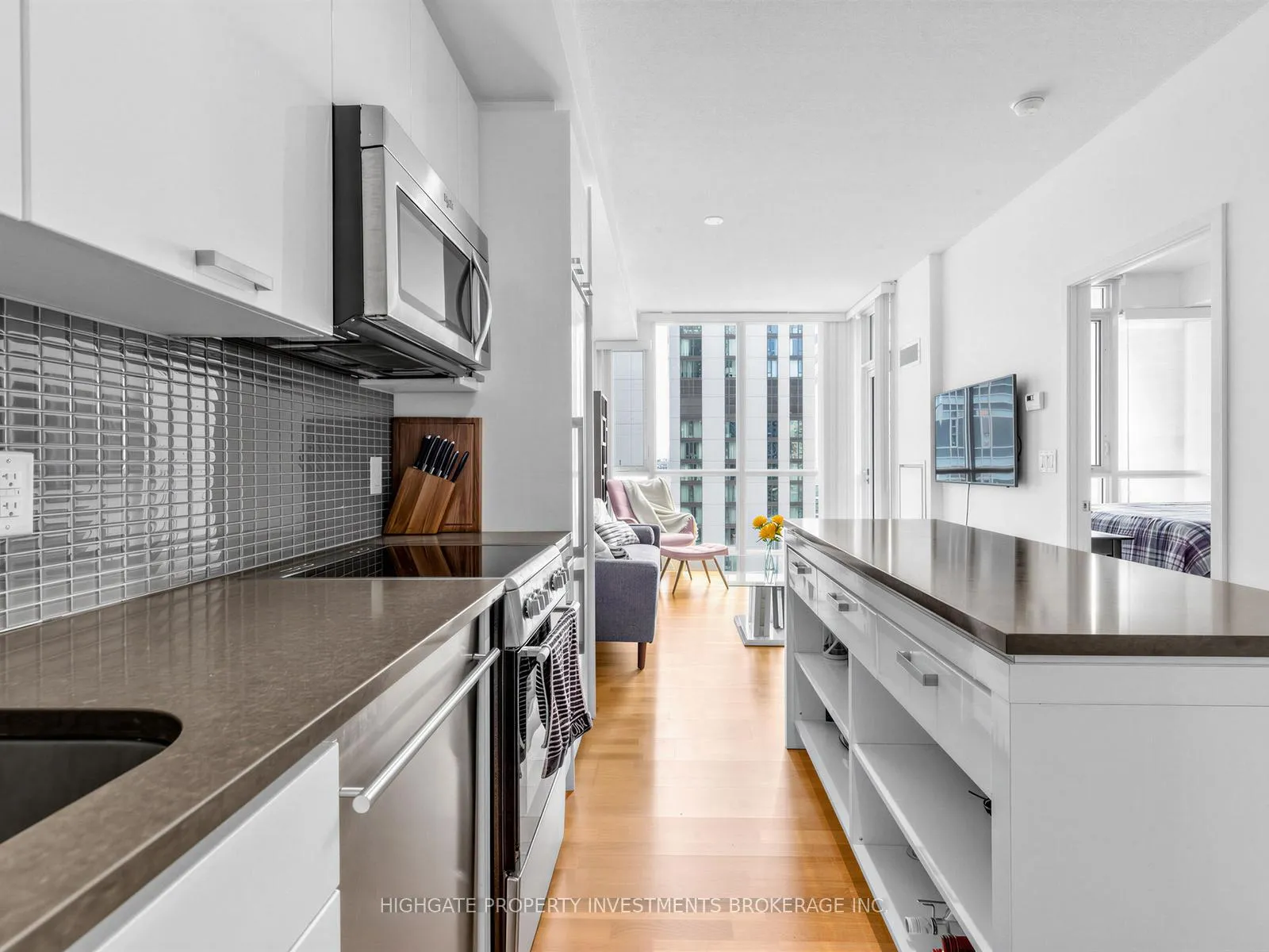 Photo 8 of Unit 2311, 295 Adelaide Street W, Toronto, Waterfront Communities — HOMEH