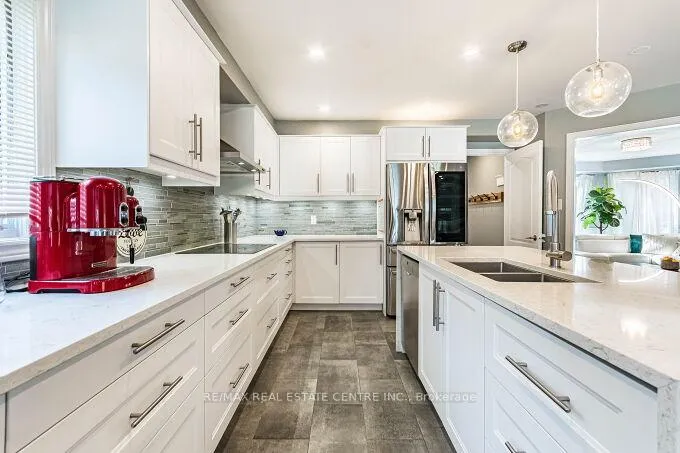 Photo 20 of 33 Strathroy Crescent, Hamilton, Waterdown — HOMEH