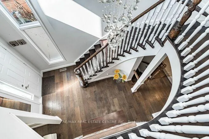 Photo 31 of 33 Strathroy Crescent, Hamilton, Waterdown — HOMEH