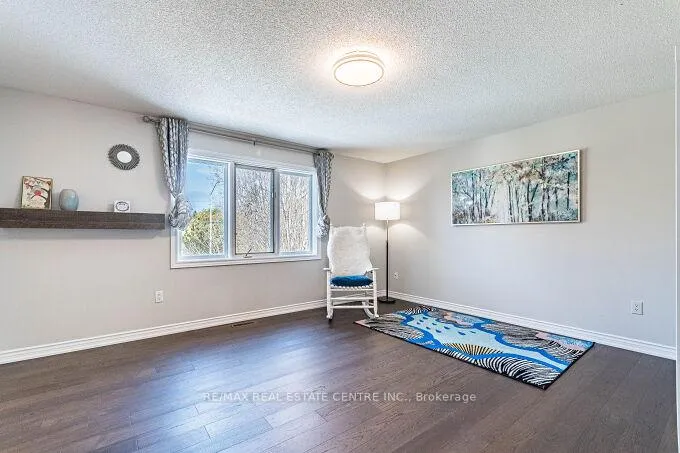 Photo 39 of 33 Strathroy Crescent, Hamilton, Waterdown — HOMEH