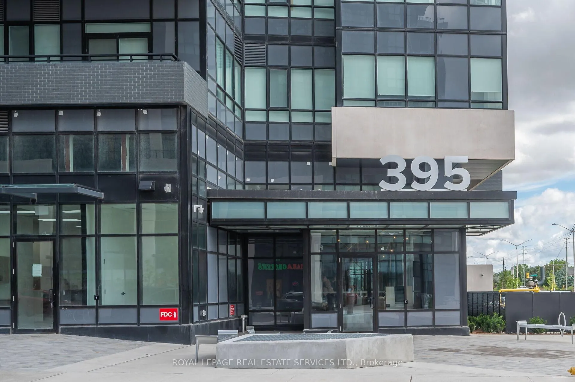 Photo 1 of Unit LPH21, 395 Dundas St W, Oakville, Glenorchy — HOMEH