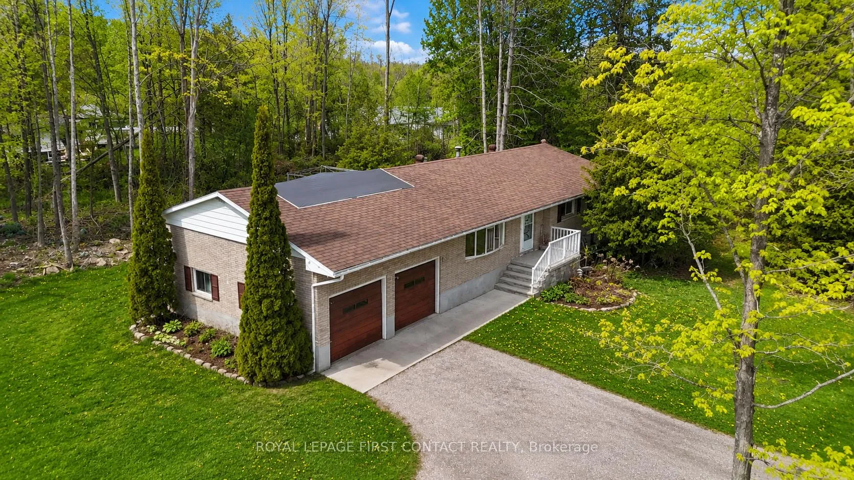 Photo 1 of 303 Shoreline Drive, Oro-Medonte, Rural Oro-Medonte — HOMEH