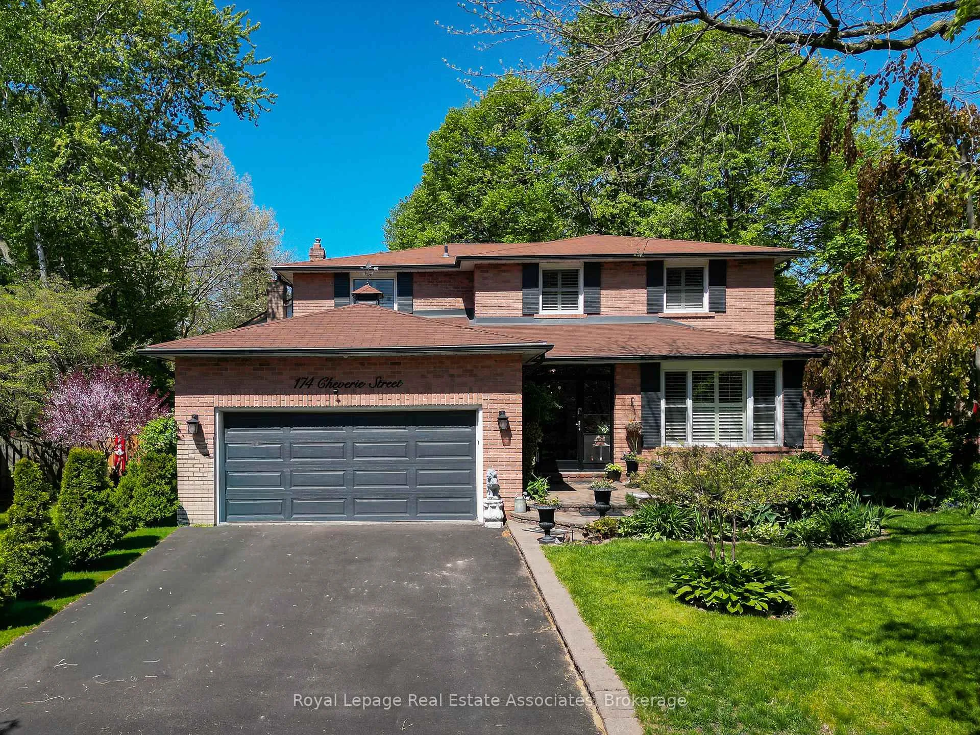 Front of 174 Cheverie Street