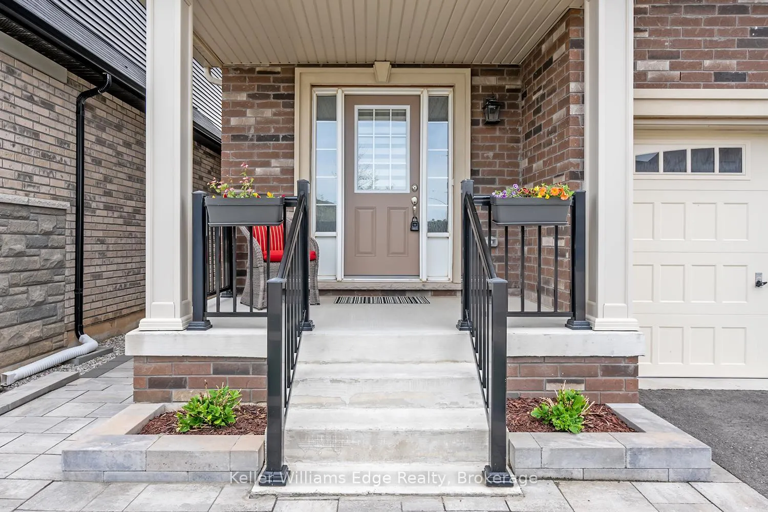 Photo 4 of 92 Flagg Avenue, Brant, Paris — HOMEH